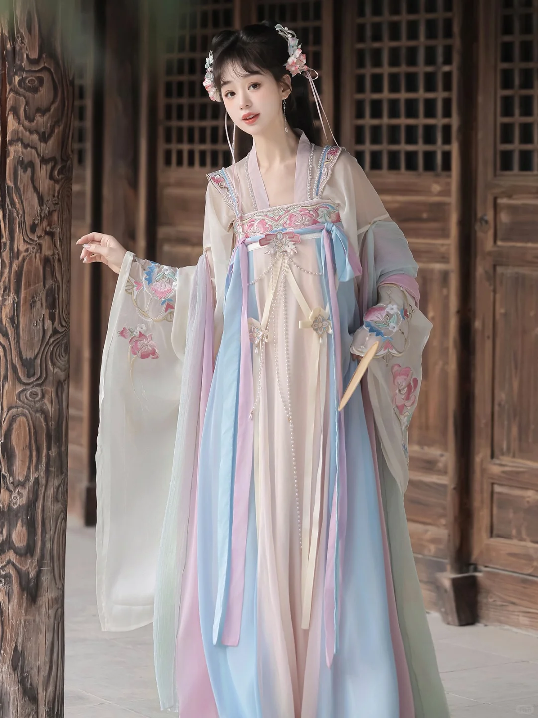 一眼惊艳的齐胸汉服，粉蓝配色～