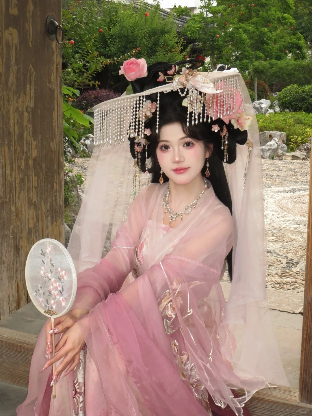 “春知晓梦不觉，恰似你我那年”