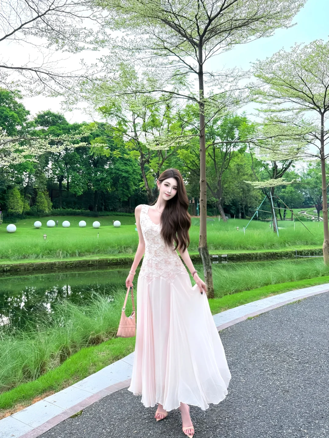 诶 这位小姐…
