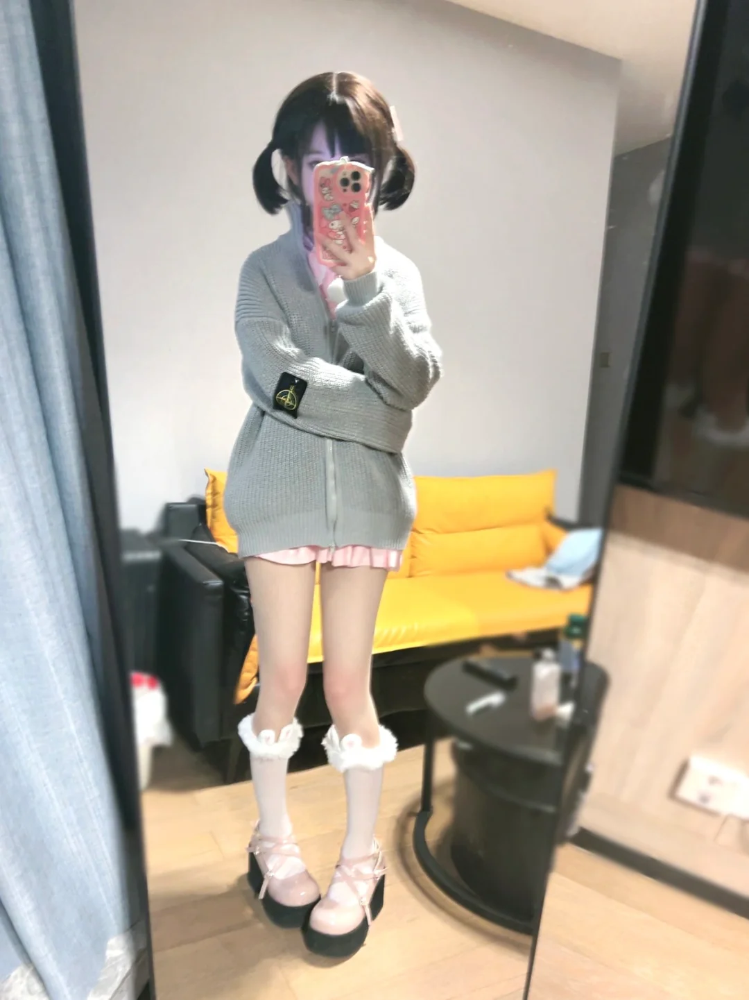 少萝拍照姿势