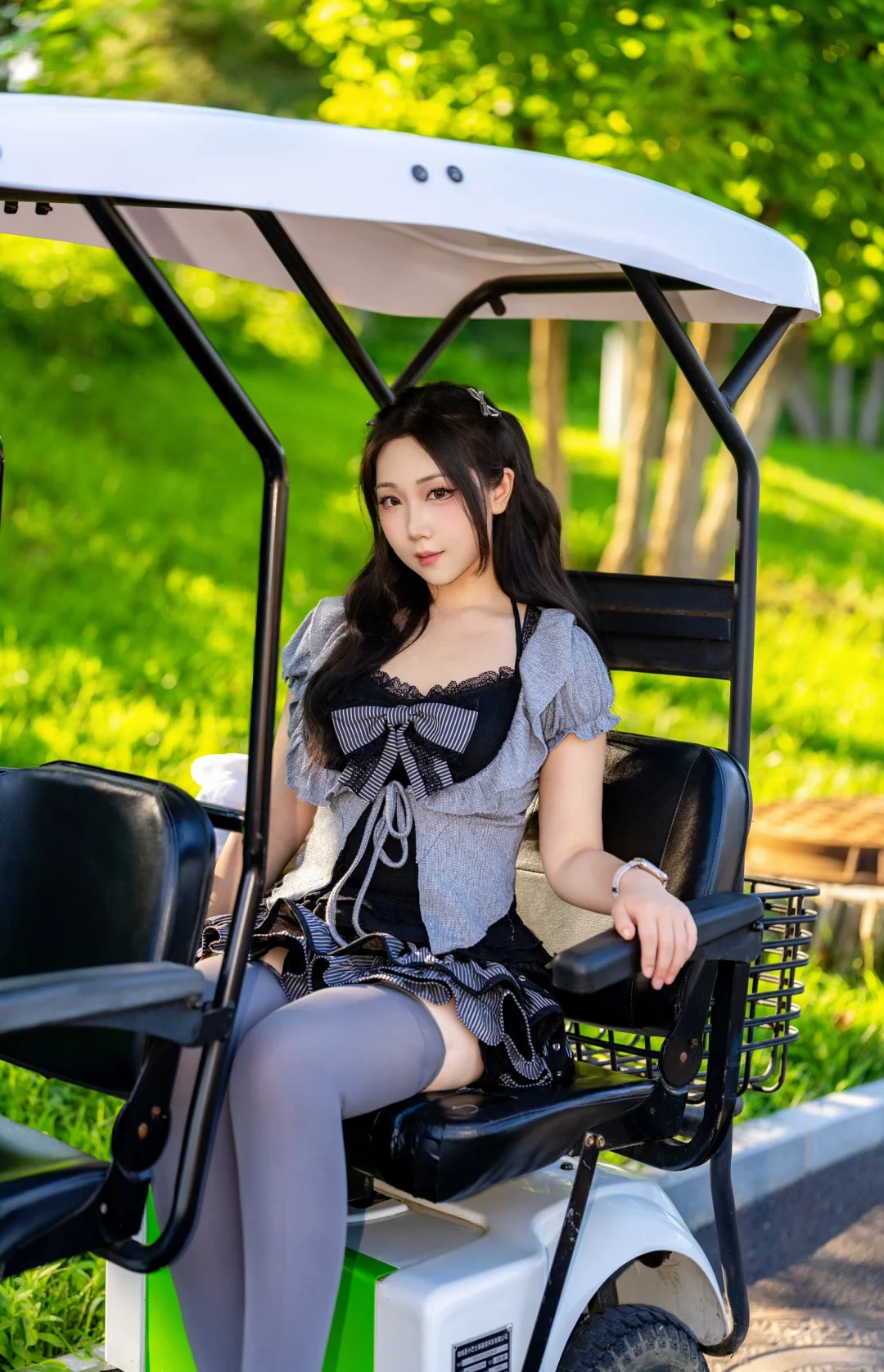 今天在公园给🚗当模特