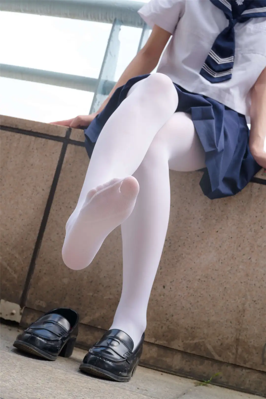 这袜子有点儿脏啊！
