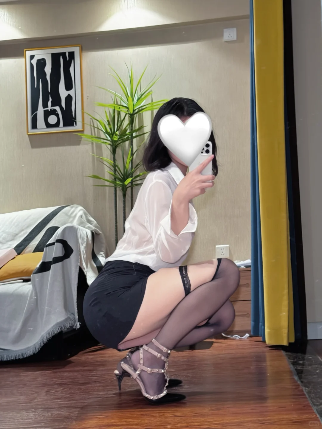 灰灰的丝袜也蛮好看÷