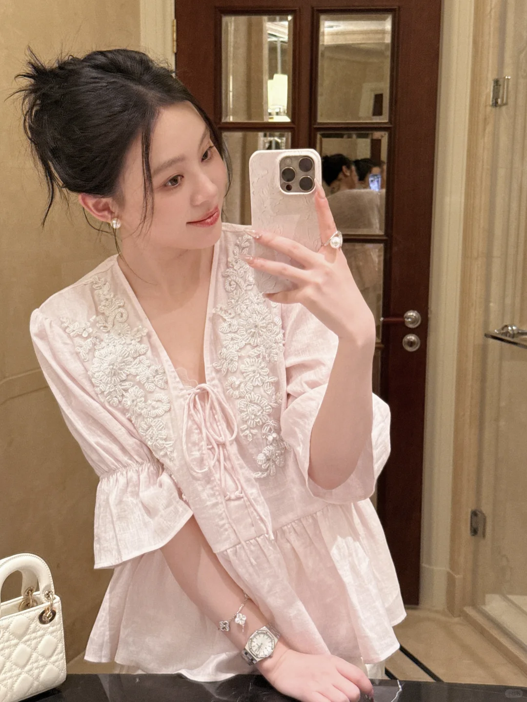 好喜欢我的法式钉珠上衣 温柔小女人即视感！
