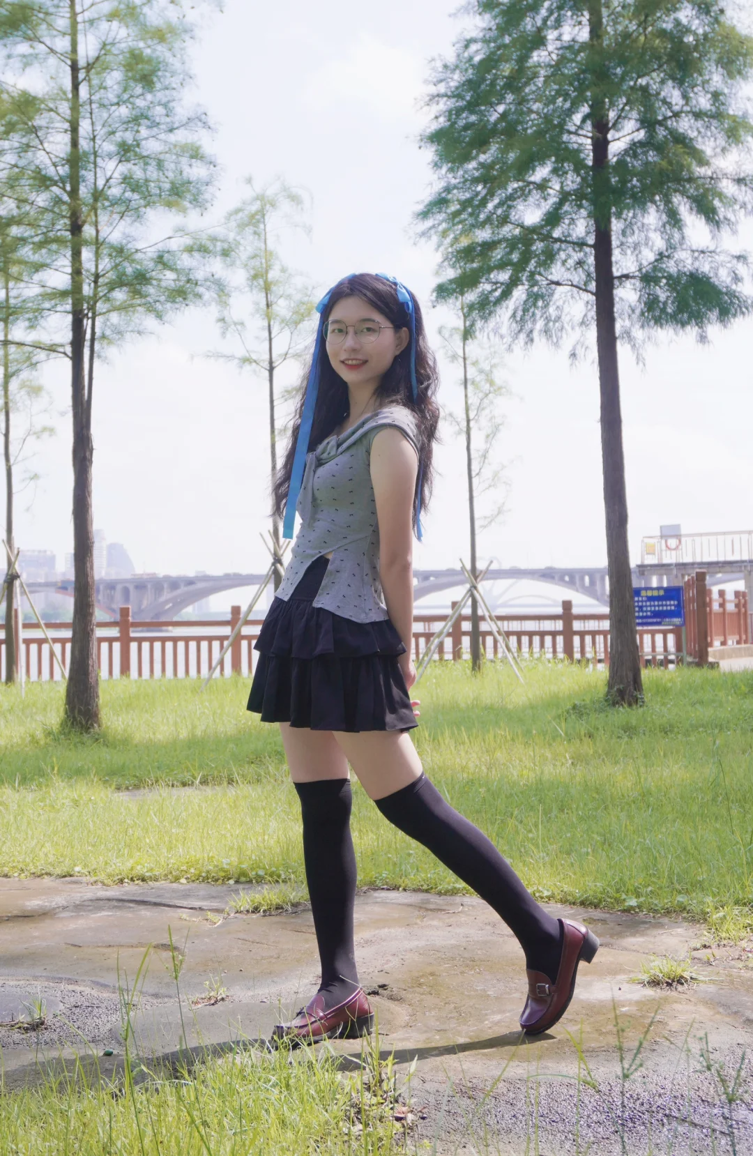 阳光下的女孩☀️