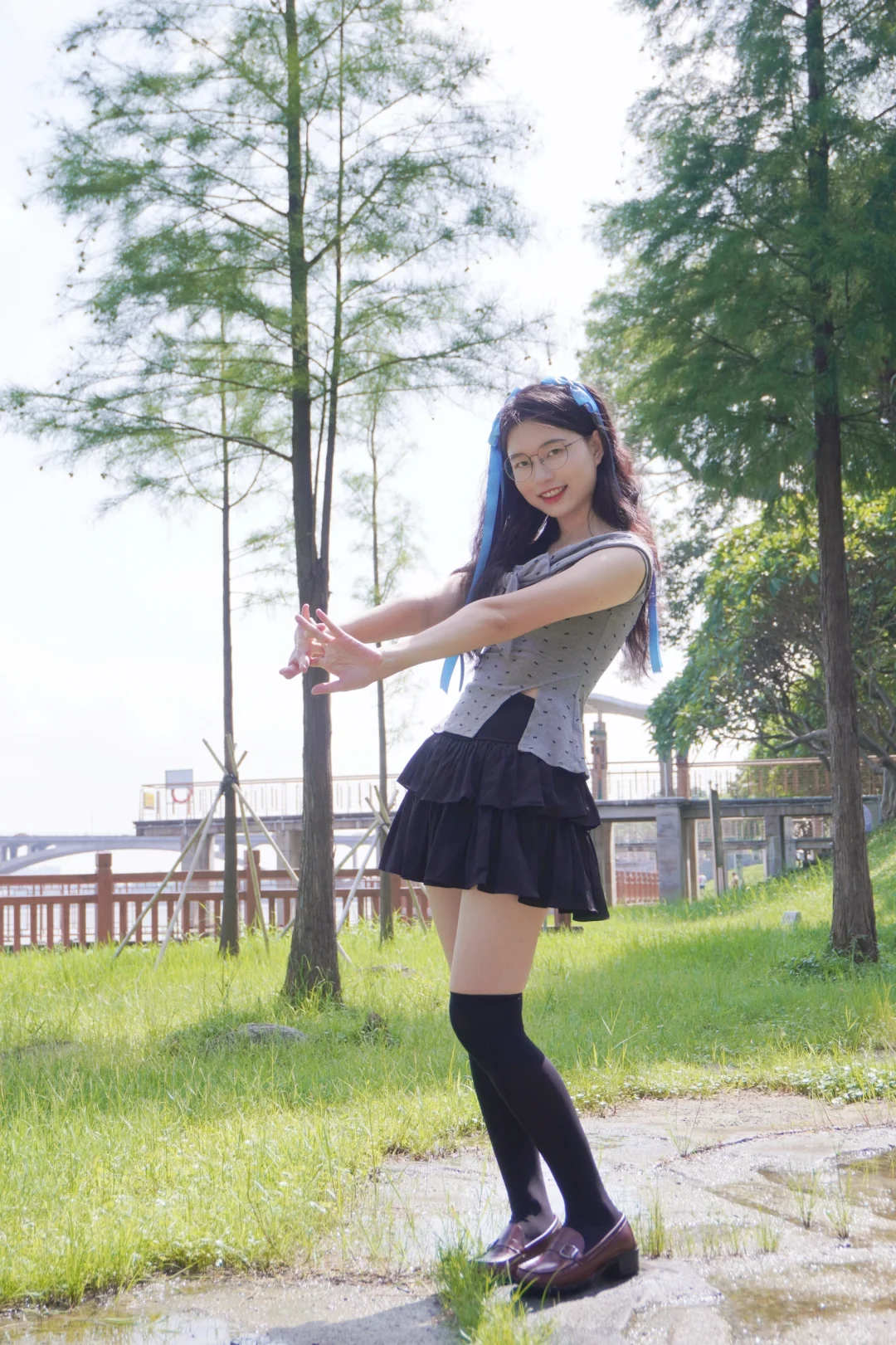 阳光下的女孩☀️