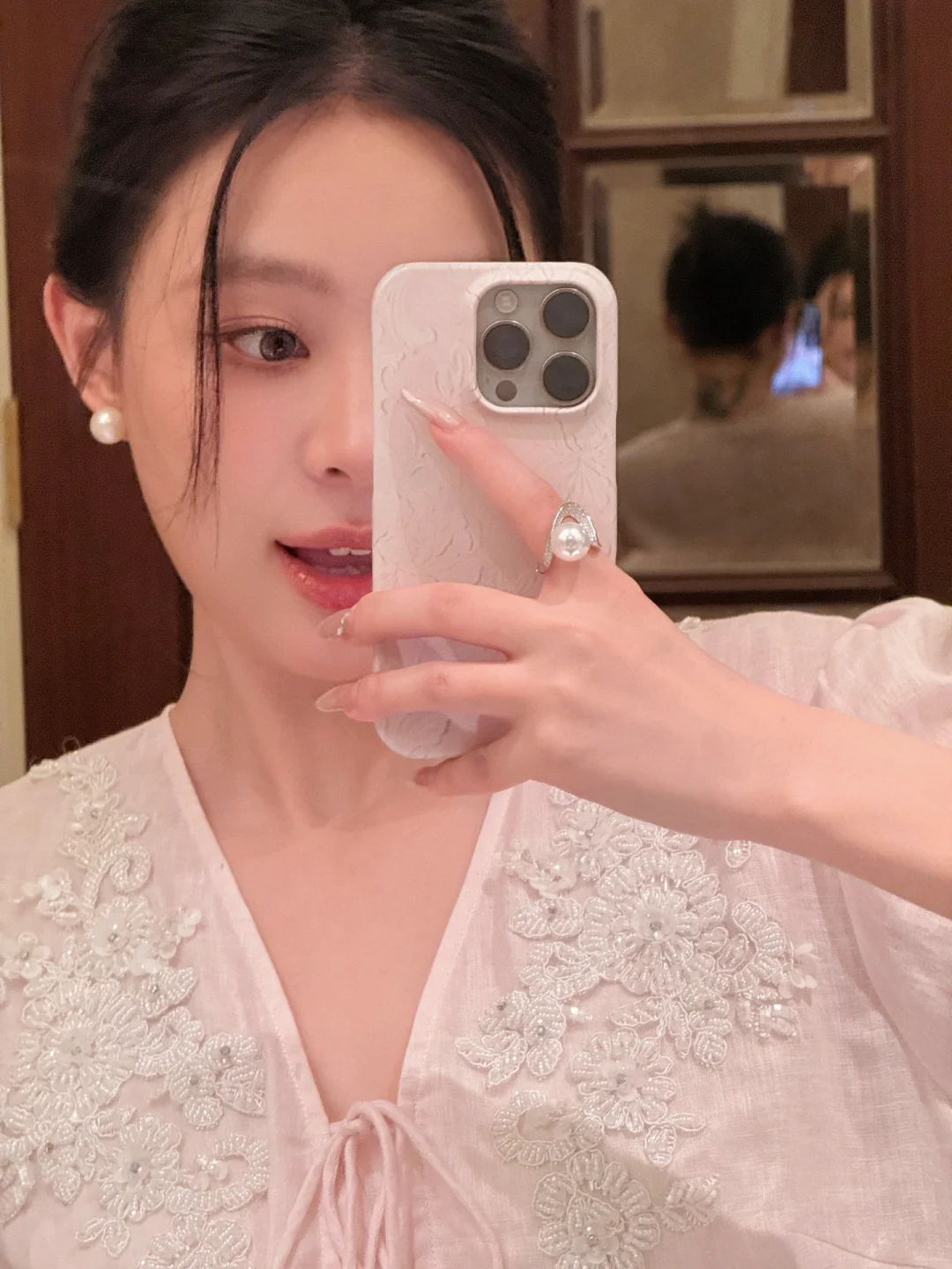好喜欢我的法式钉珠上衣 温柔小女人即视感！