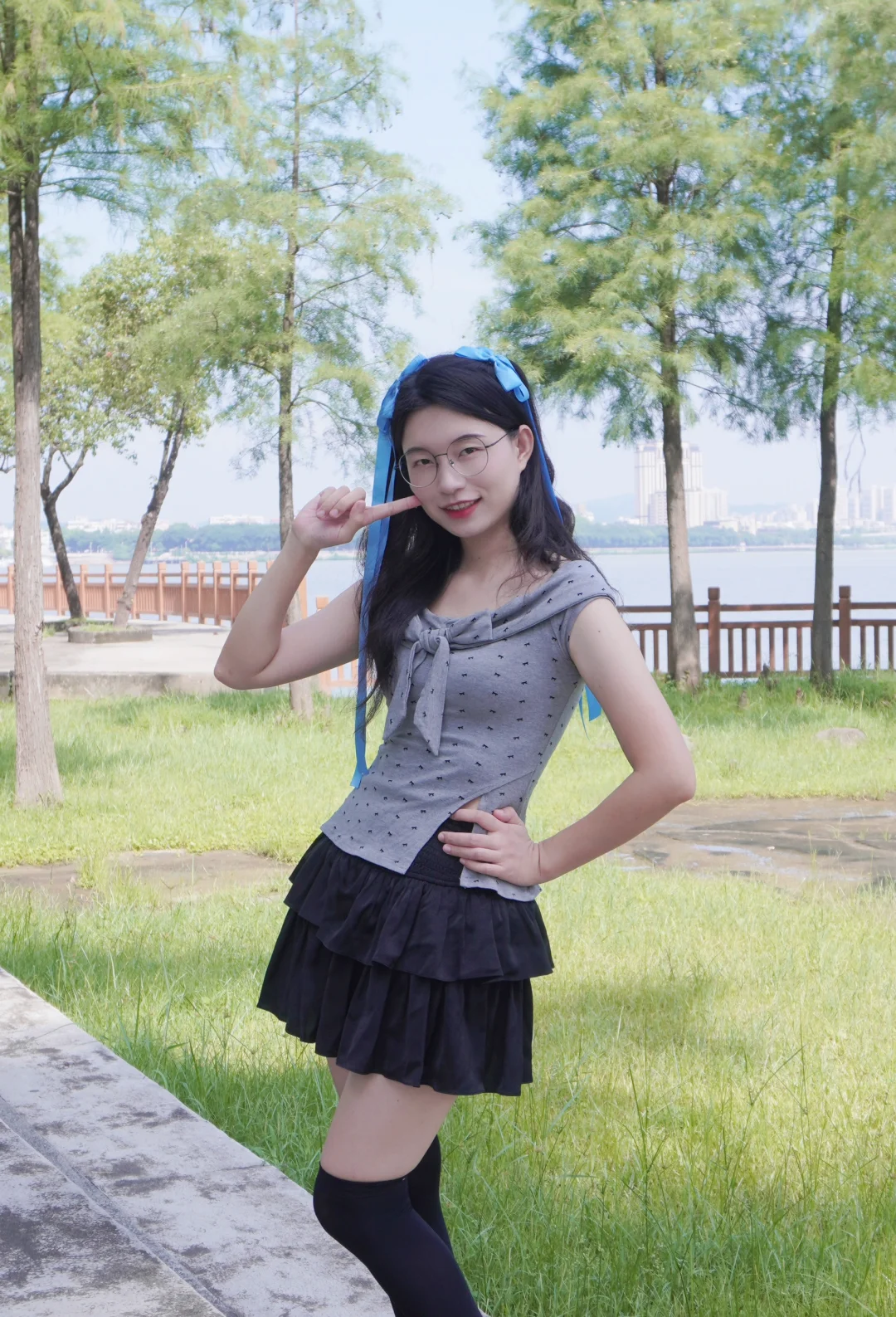 阳光下的女孩☀️