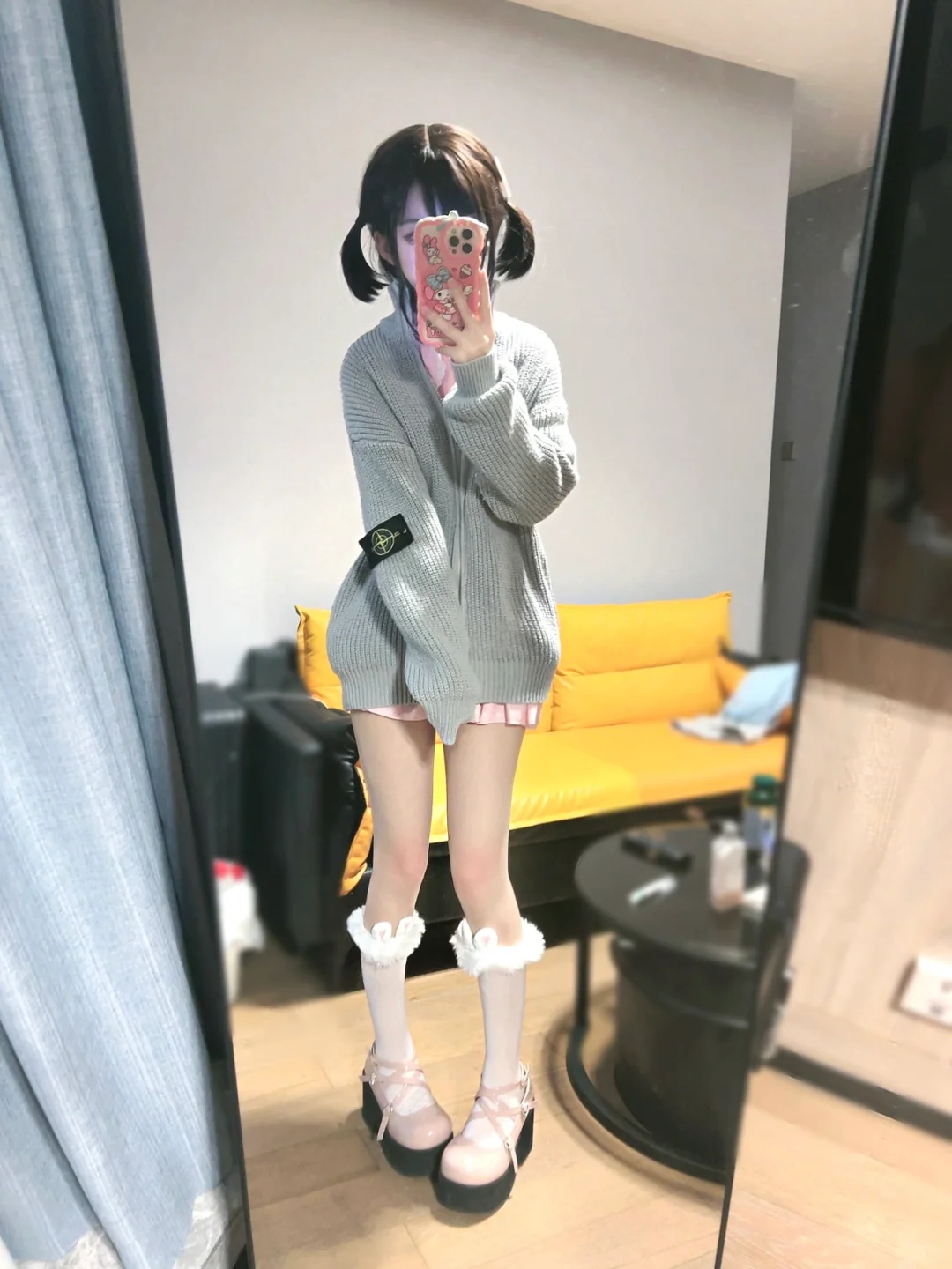 少萝拍照姿势