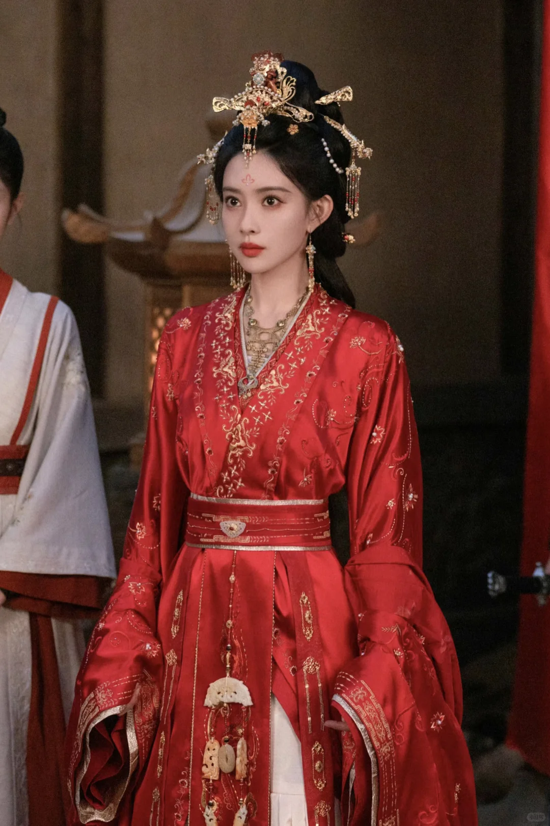 「桃花映江山」姜桃花红色婚服衣橱⑥