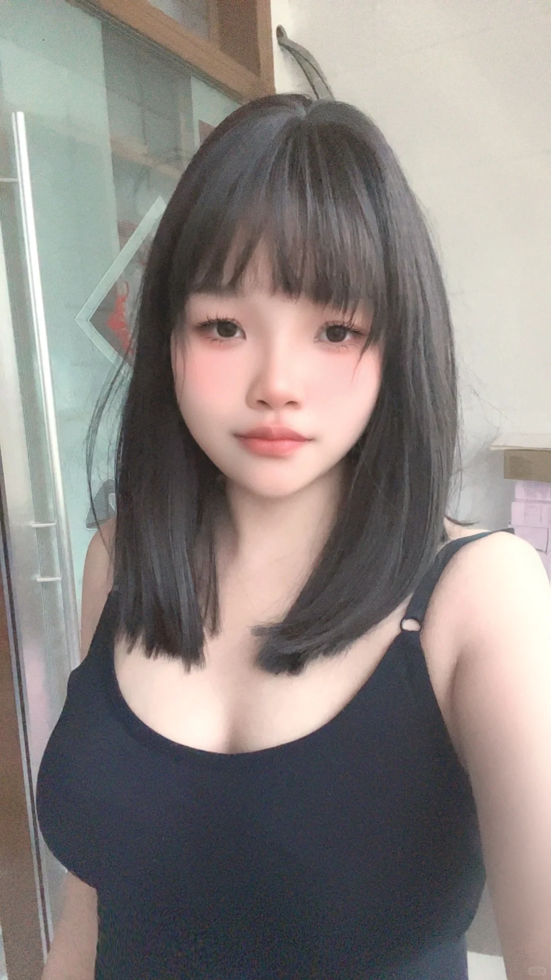 要对自己有信心，无论漂亮还是丑陋，都不重要