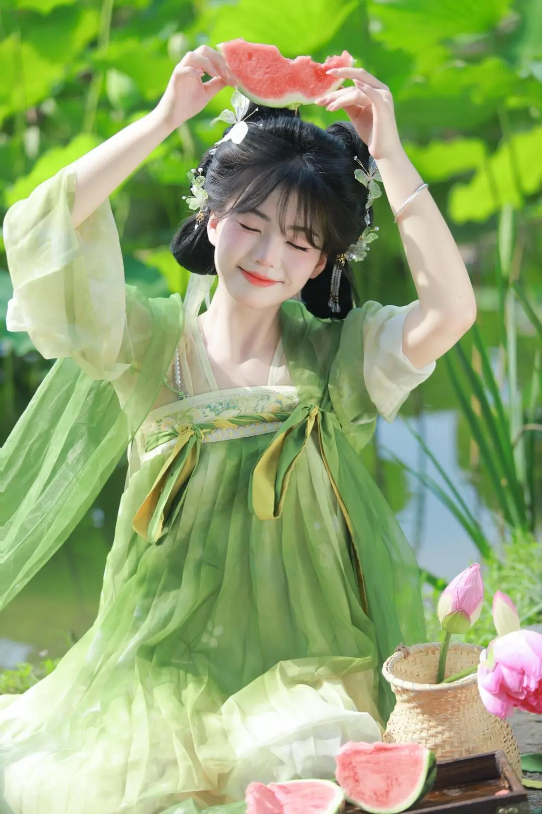 西1️⃣9️⃣9️⃣的荷花汉服你还没拥有吗