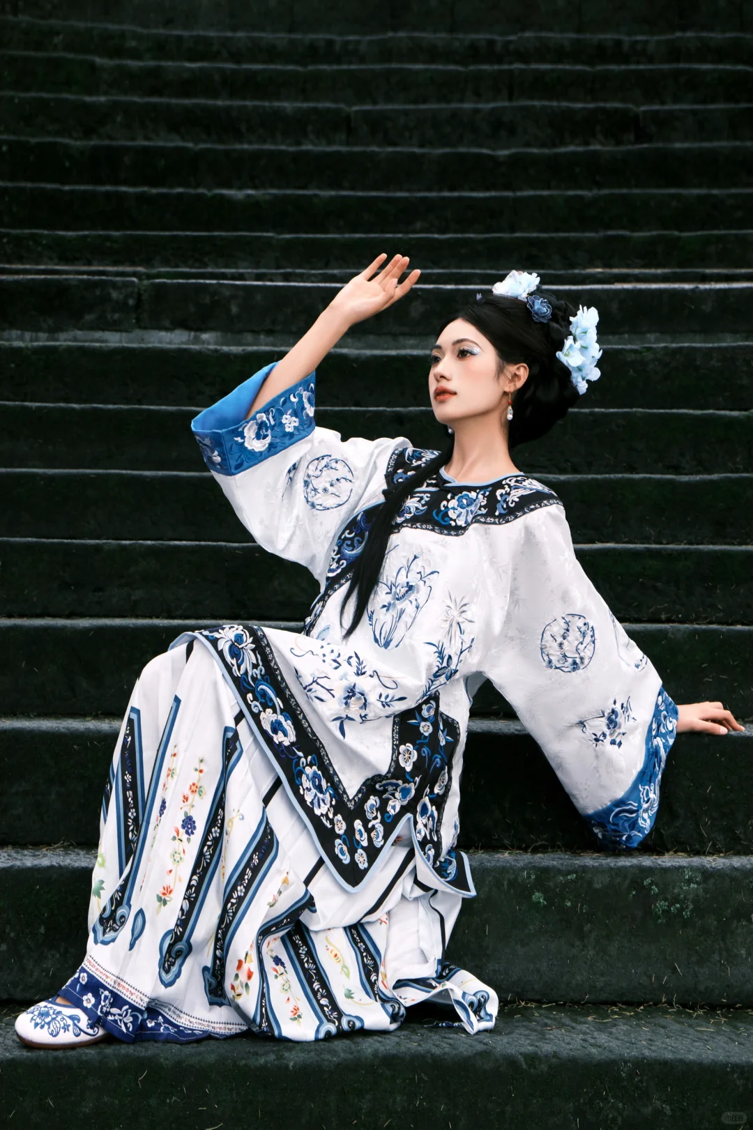 ✨ 一眼沦陷！古风清汉女写真，美到犯规！