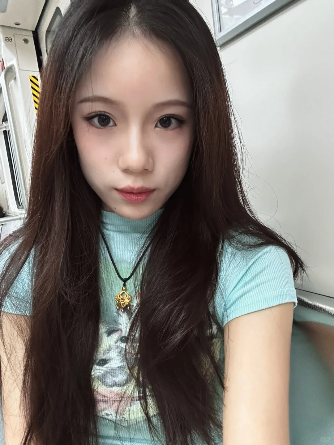 保持美丽的秘诀 以前是早睡 现在是修图