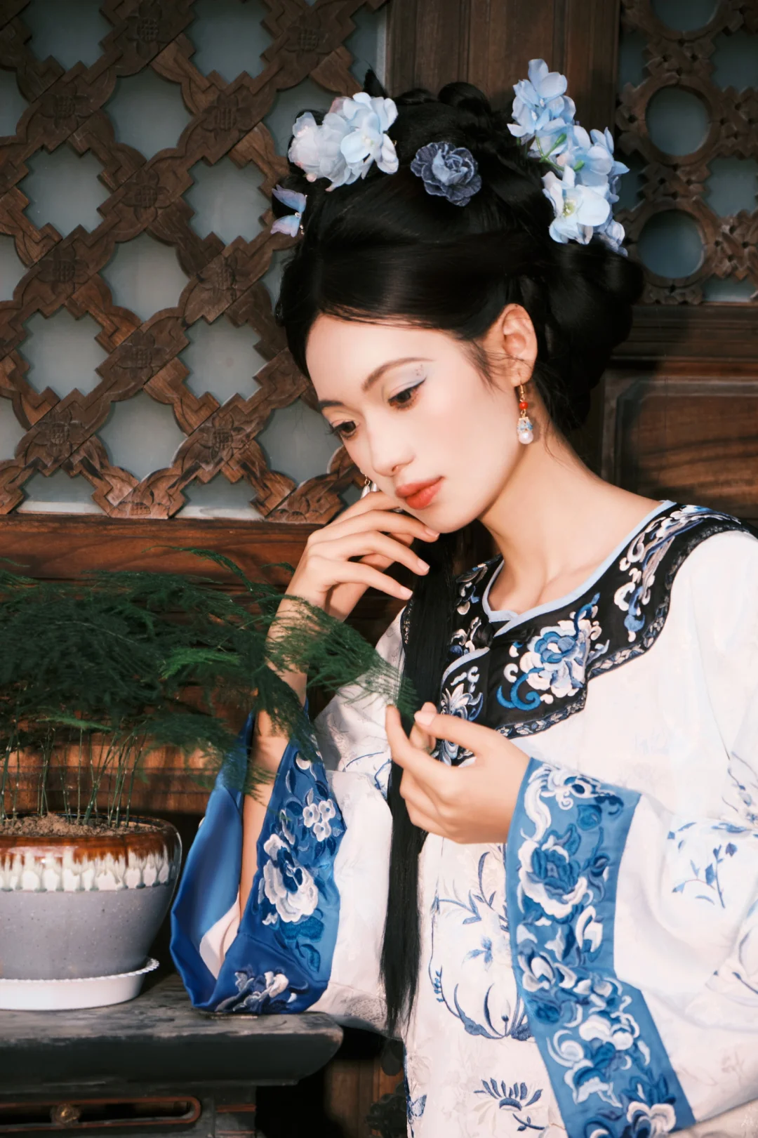 ✨ 一眼沦陷！古风清汉女写真，美到犯规！