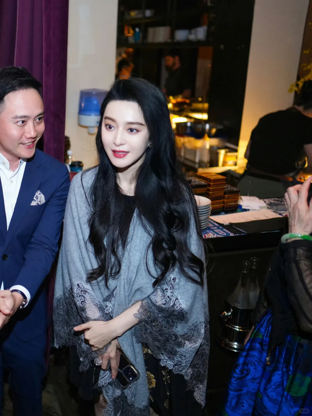 突然明白为啥生图出美女了....