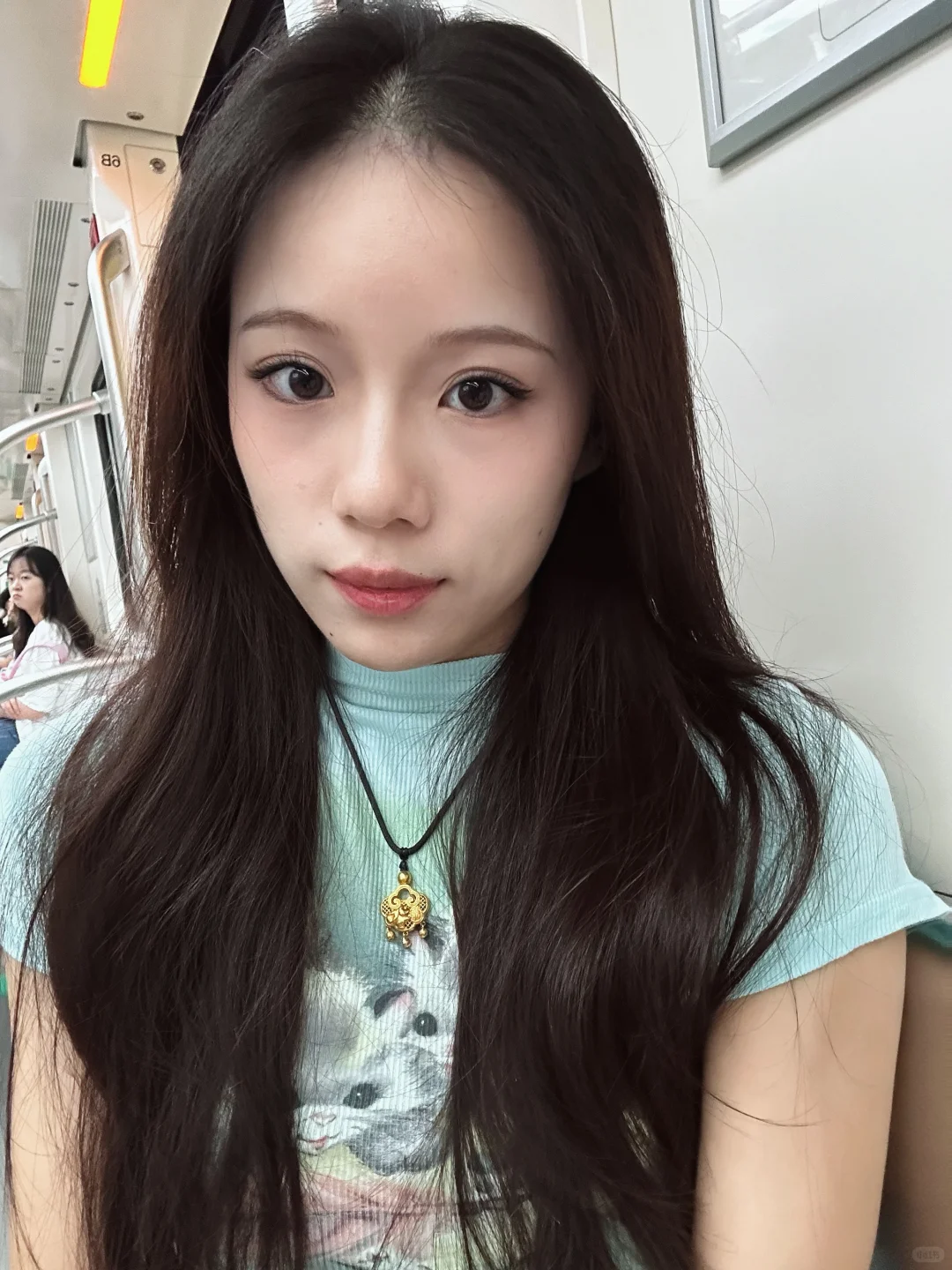 保持美丽的秘诀 以前是早睡 现在是修图