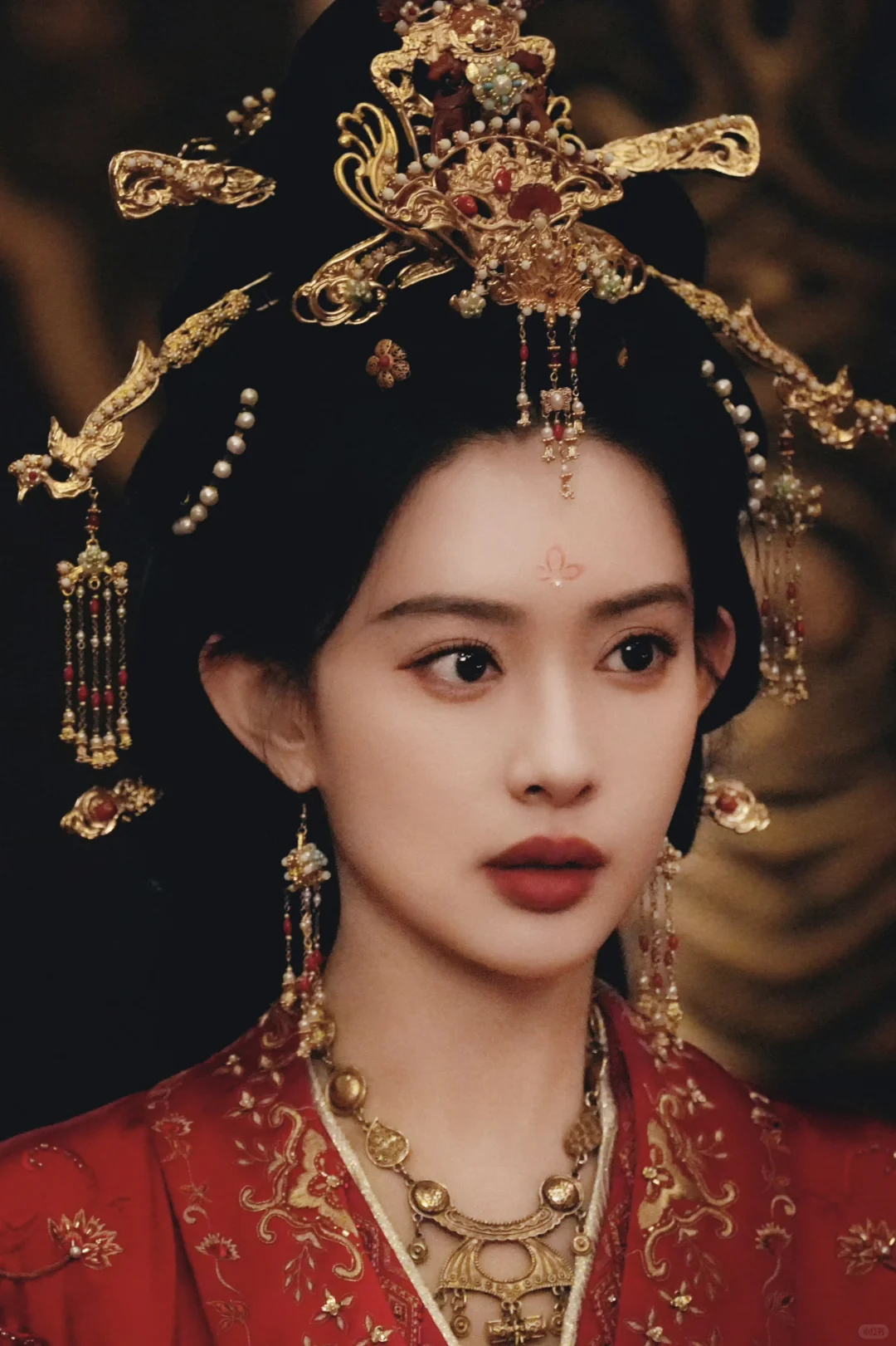 「桃花映江山」姜桃花红色婚服衣橱⑥