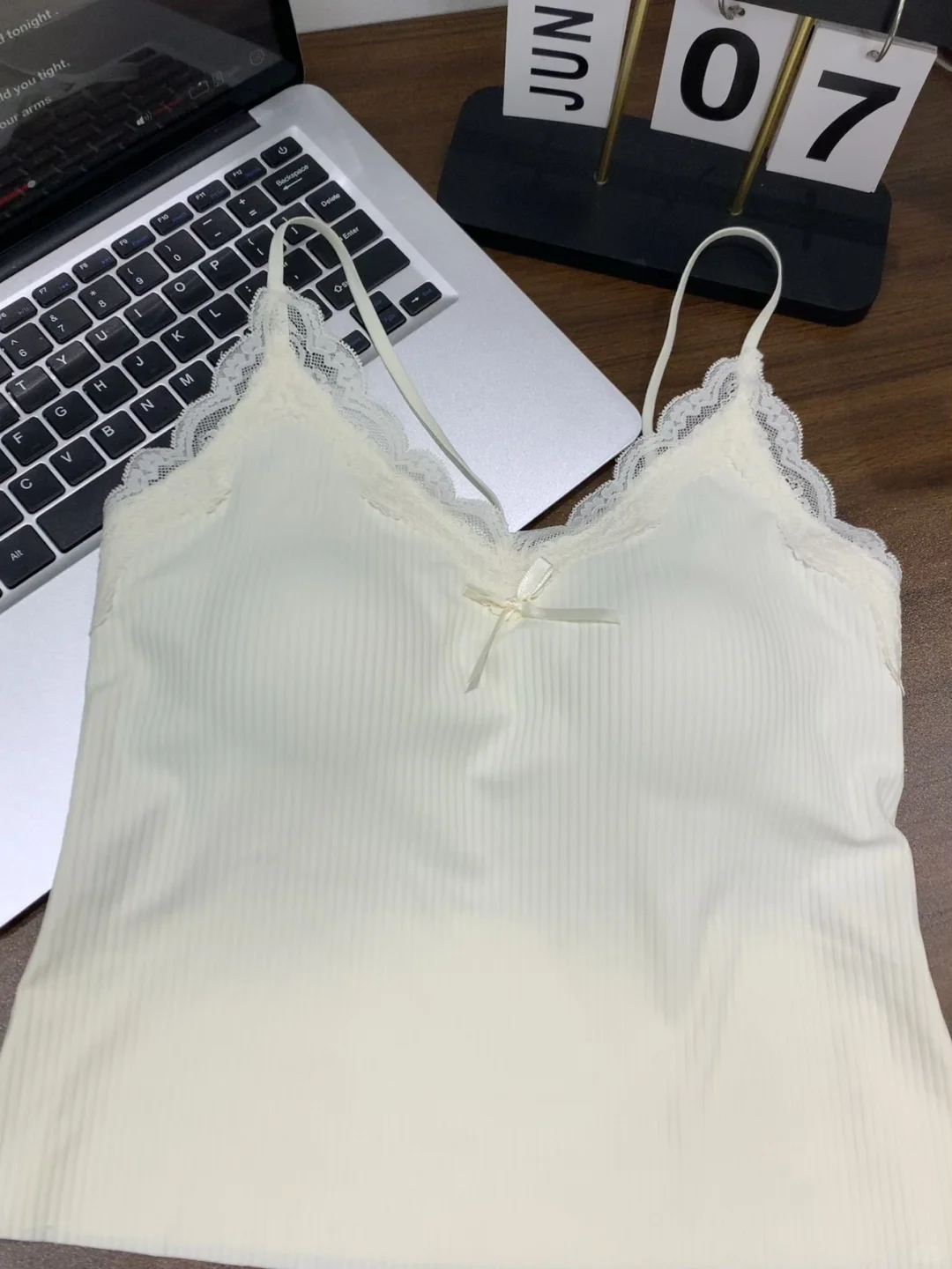 小胸终于买到合适的吊带啦！超舒服还遮副乳