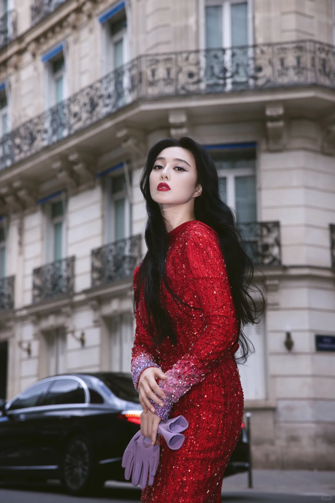 轻启红唇间，自信飞扬！🌹