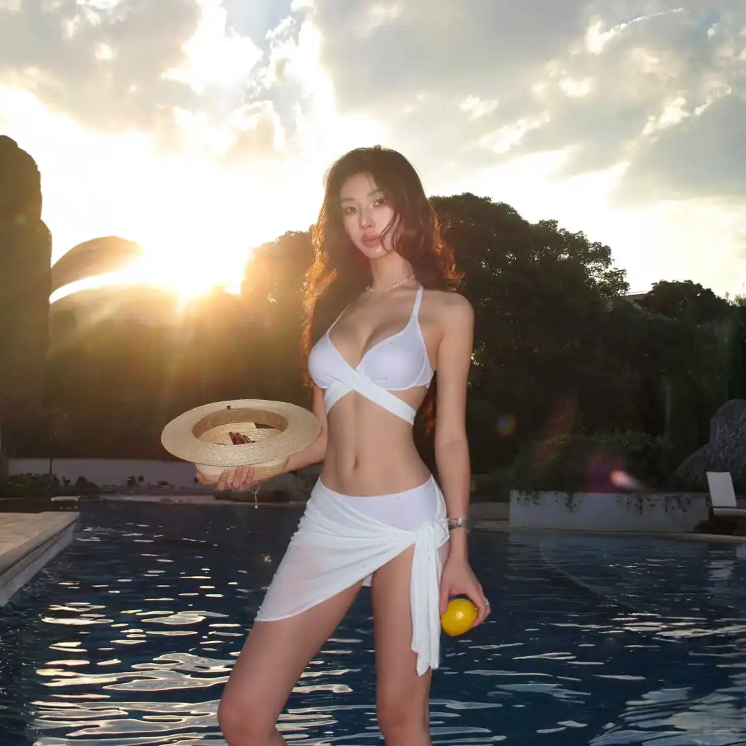 2025新款泳衣女小胸聚拢比基尼温泉高级