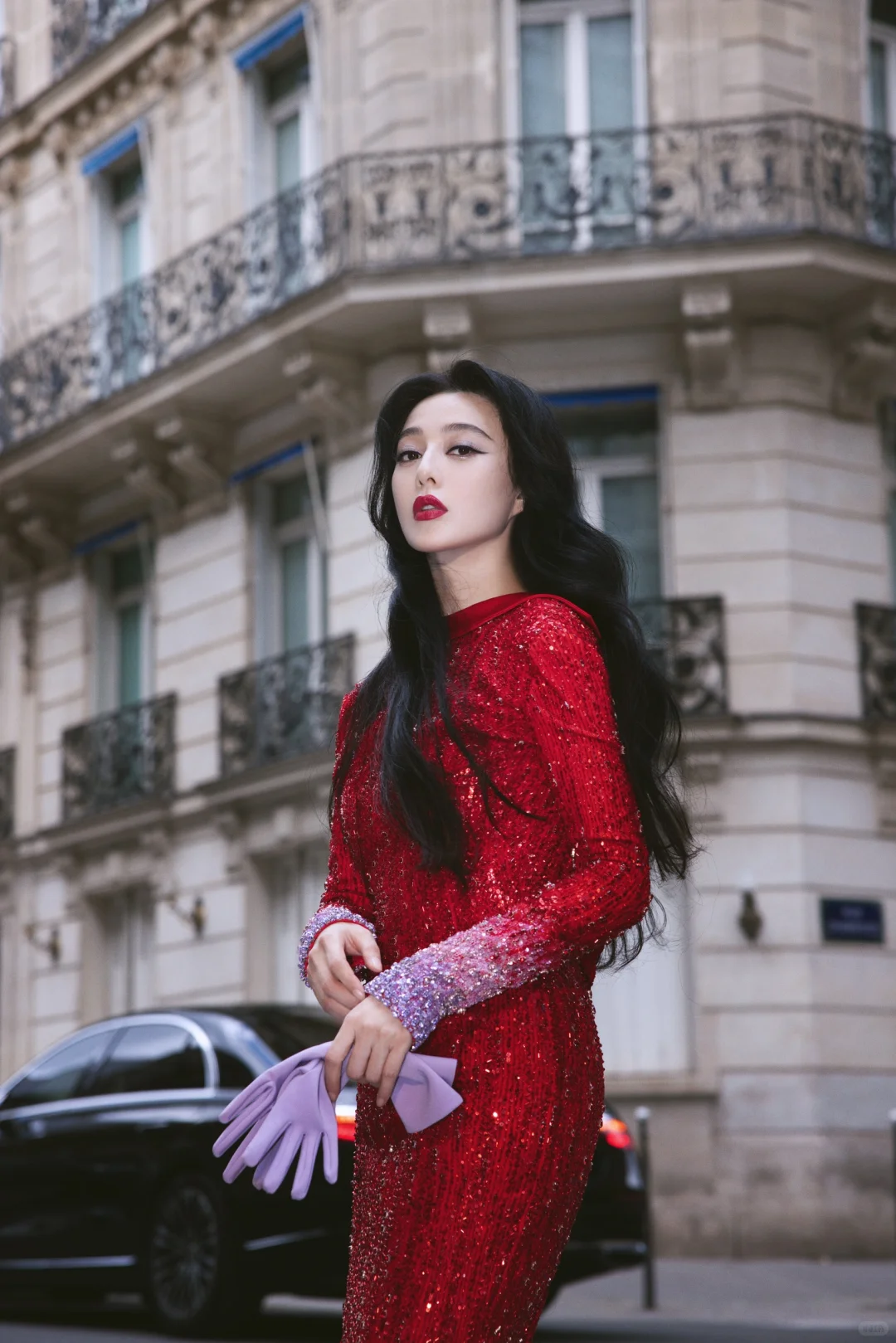 轻启红唇间，自信飞扬！🌹