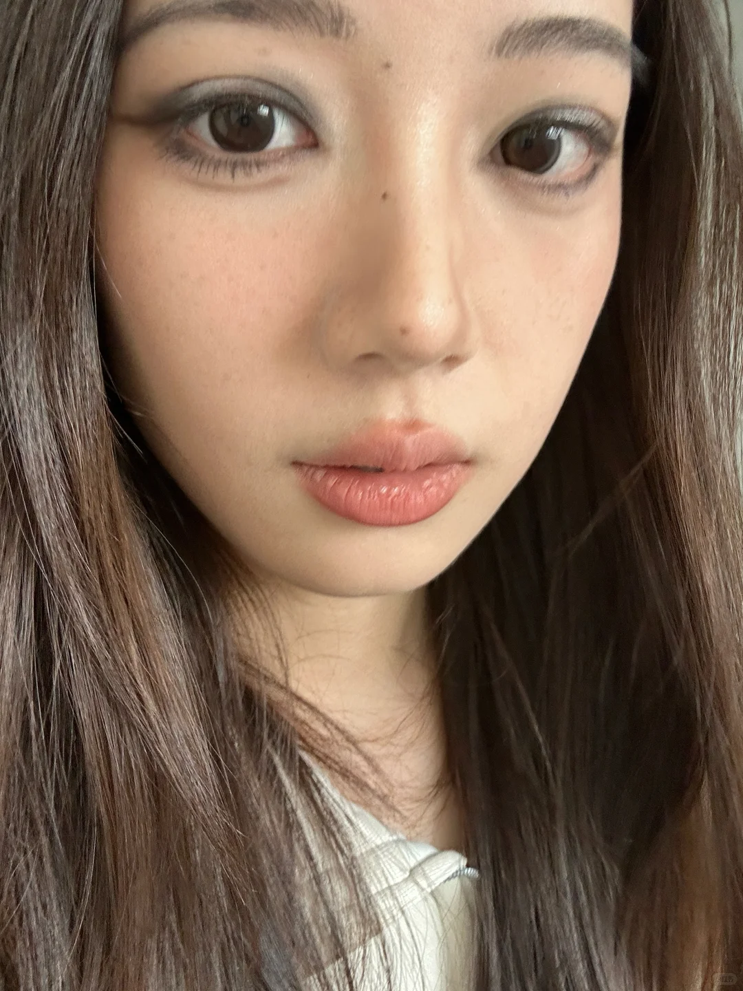 为什么我发素颜照更有流量 右滑看我全妆