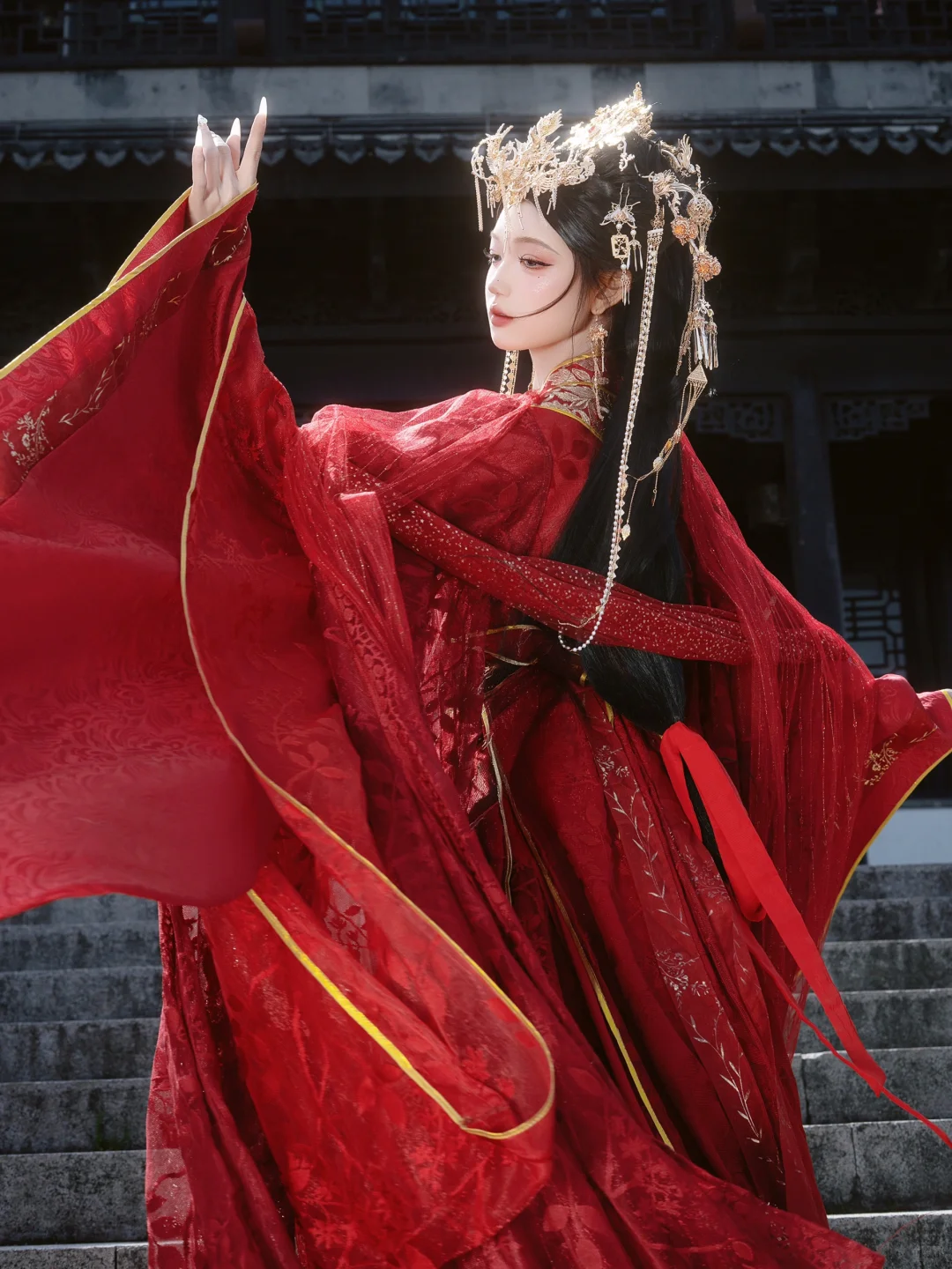 明媚又艳丽的一抹红，足以惊艳世人