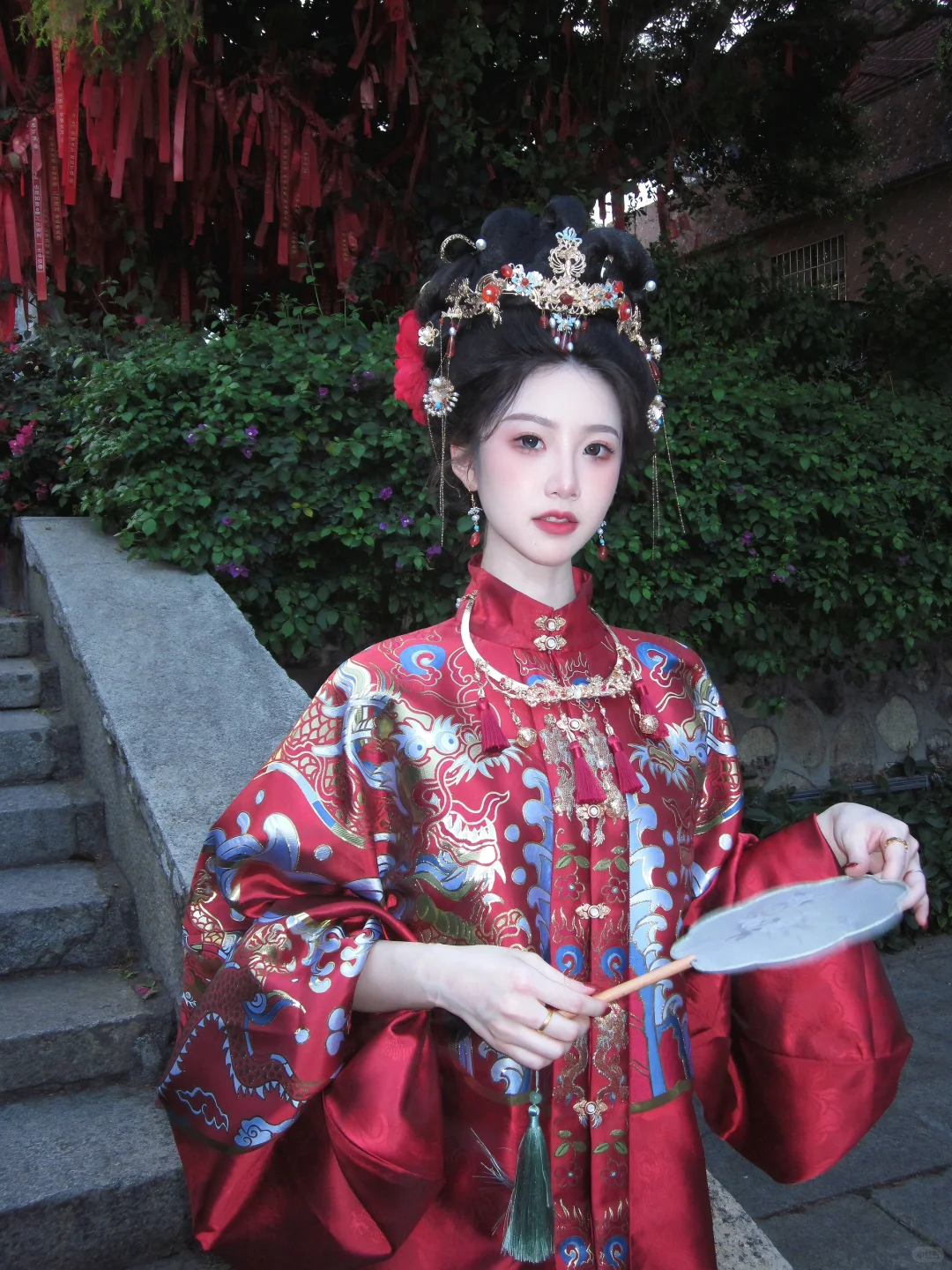 明制红色贵女