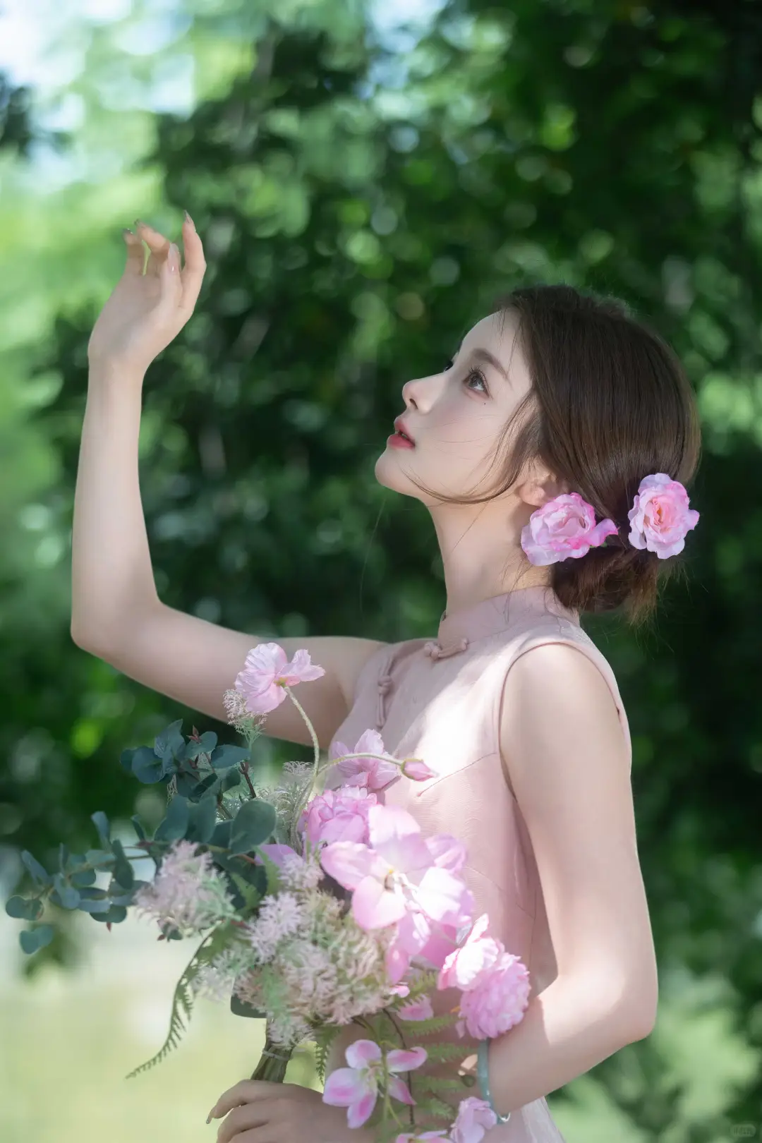 明媚又娇俏🌷从民国画卷中款款走来的大小姐