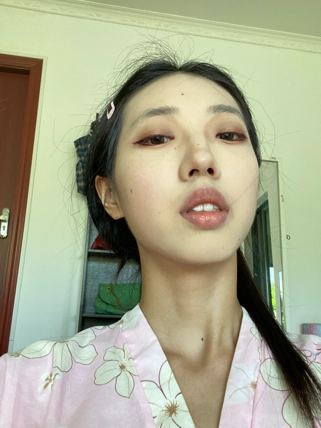 死亡角度 从下往上怼脸拍 挑战成功