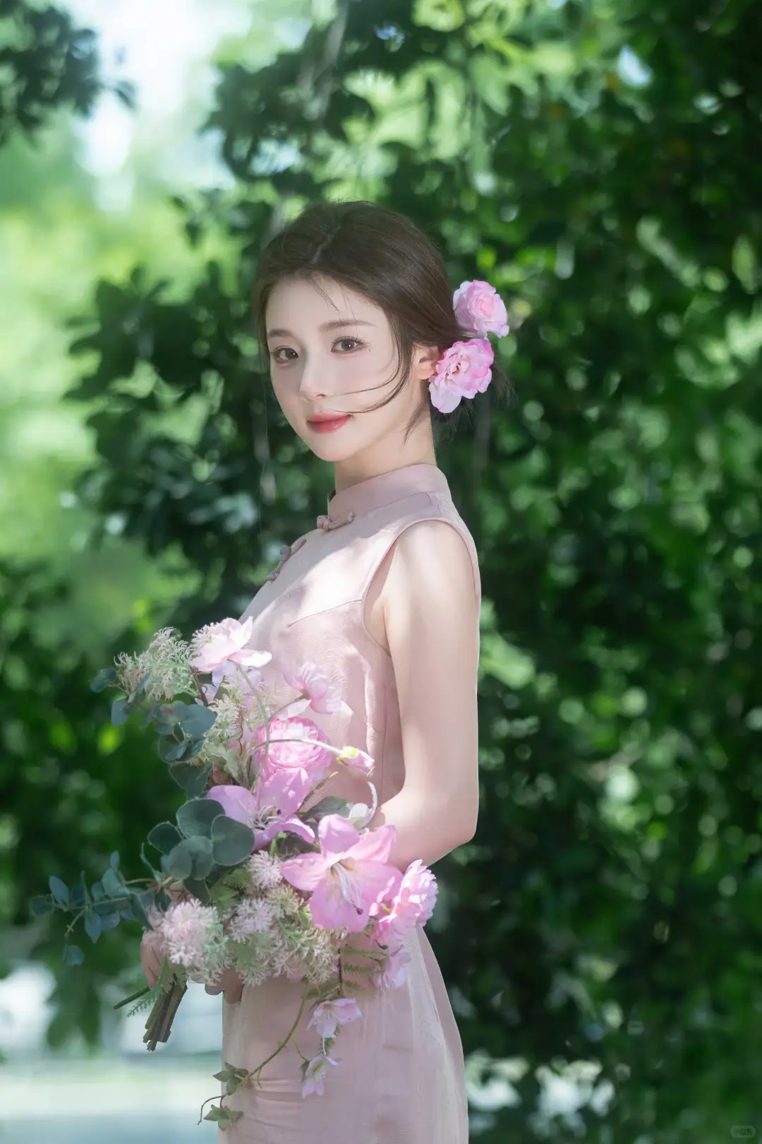 明媚又娇俏🌷从民国画卷中款款走来的大小姐
