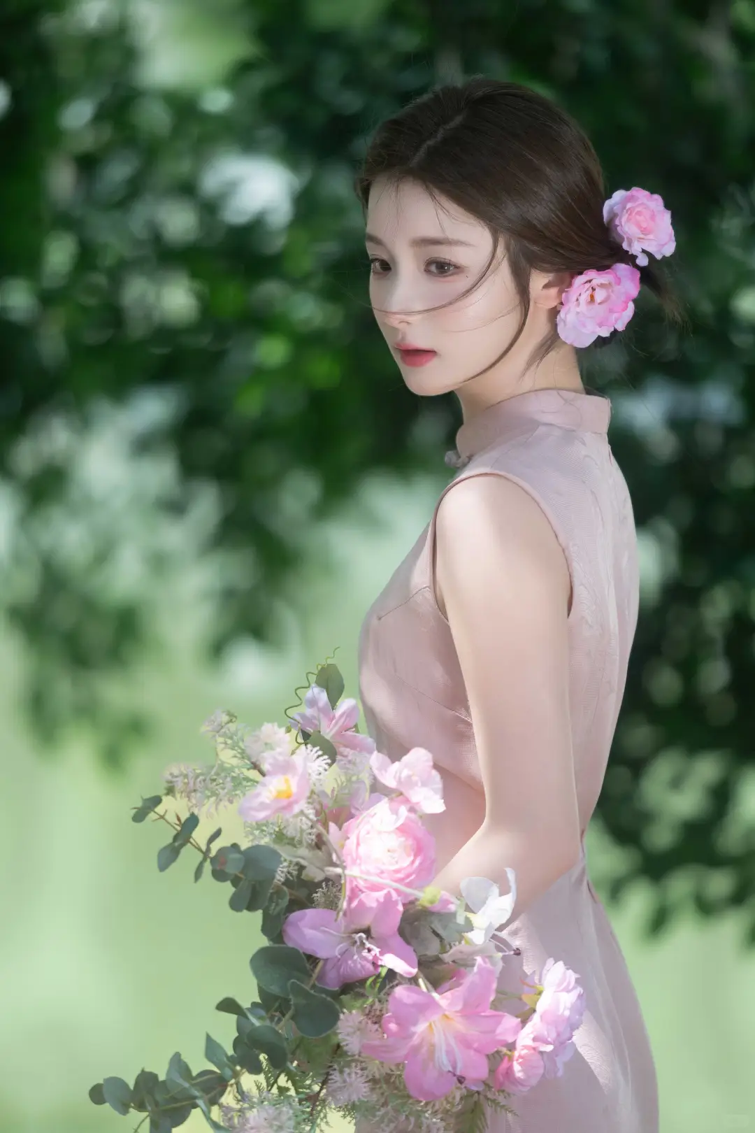 明媚又娇俏🌷从民国画卷中款款走来的大小姐