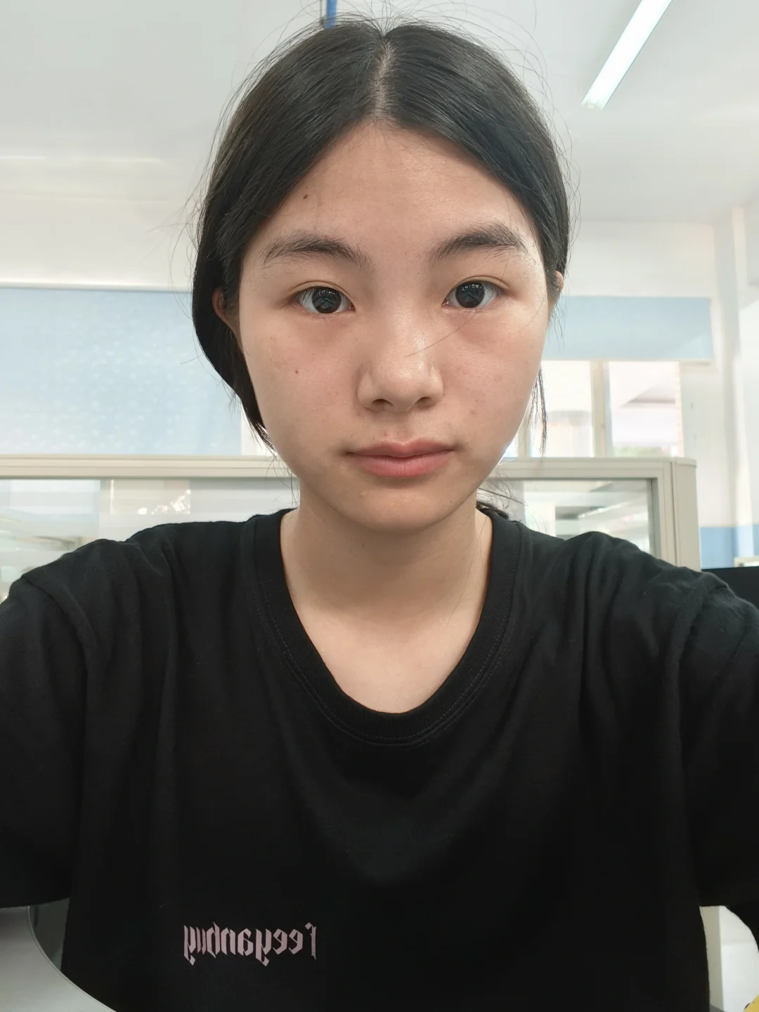 素颜长这样为什么生活中经常被叫美女