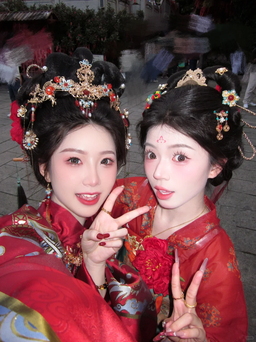 明制红色贵女
