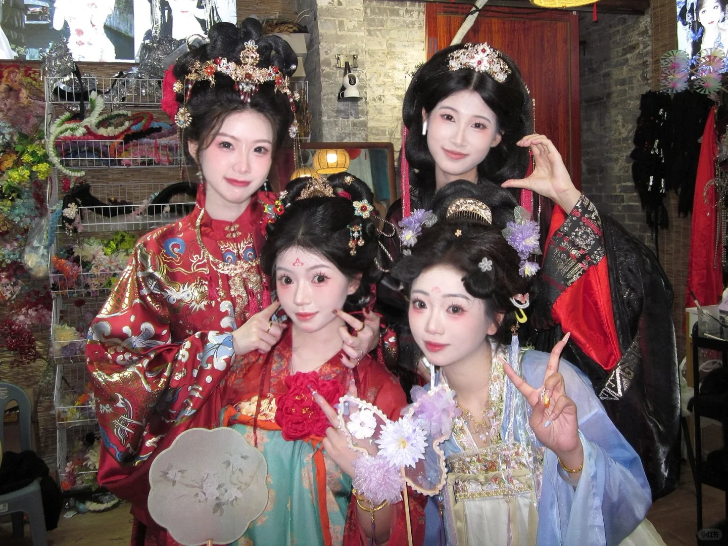 明制红色贵女