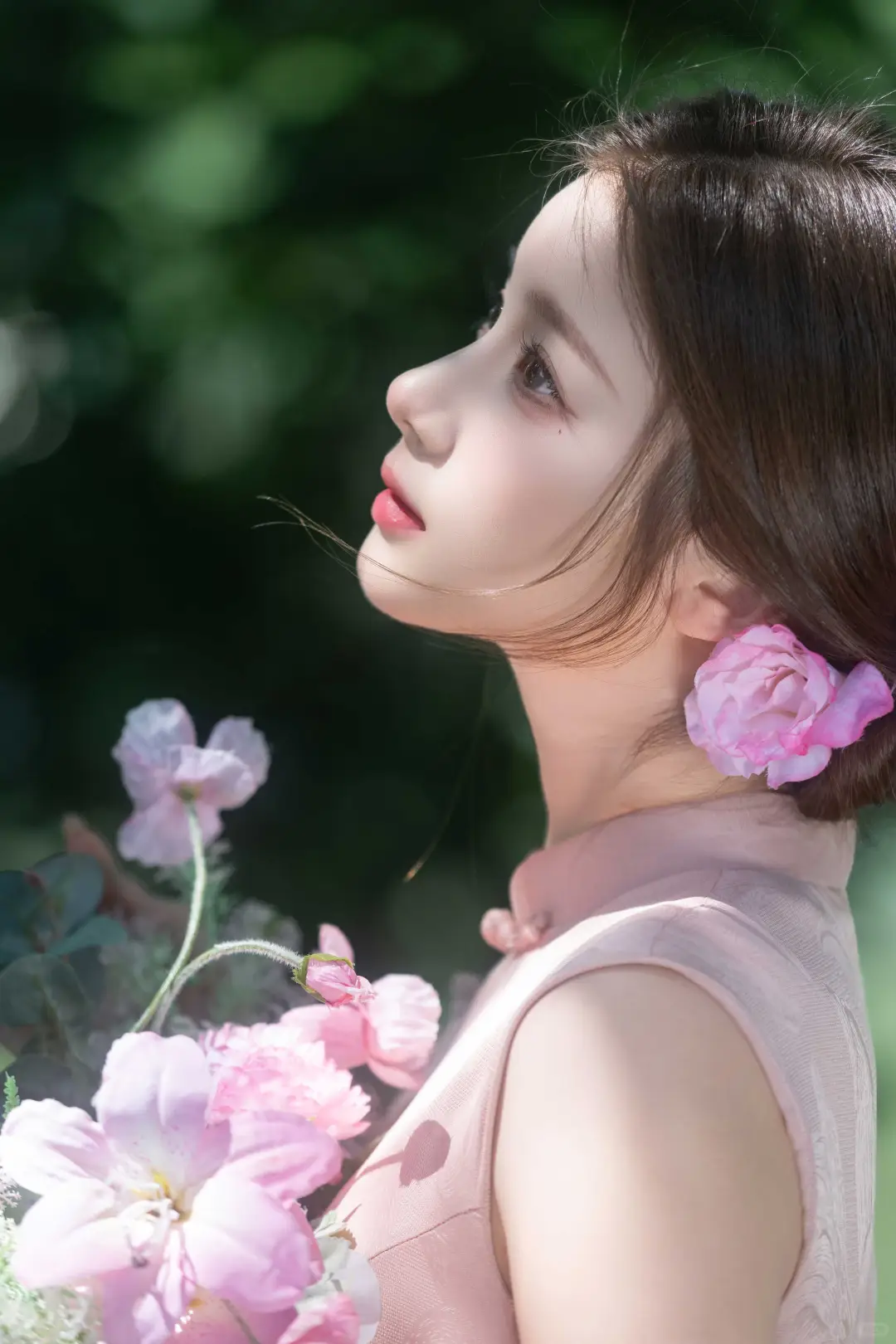 明媚又娇俏🌷从民国画卷中款款走来的大小姐