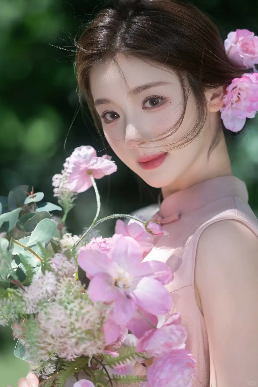明媚又娇俏🌷从民国画卷中款款走来的大小姐