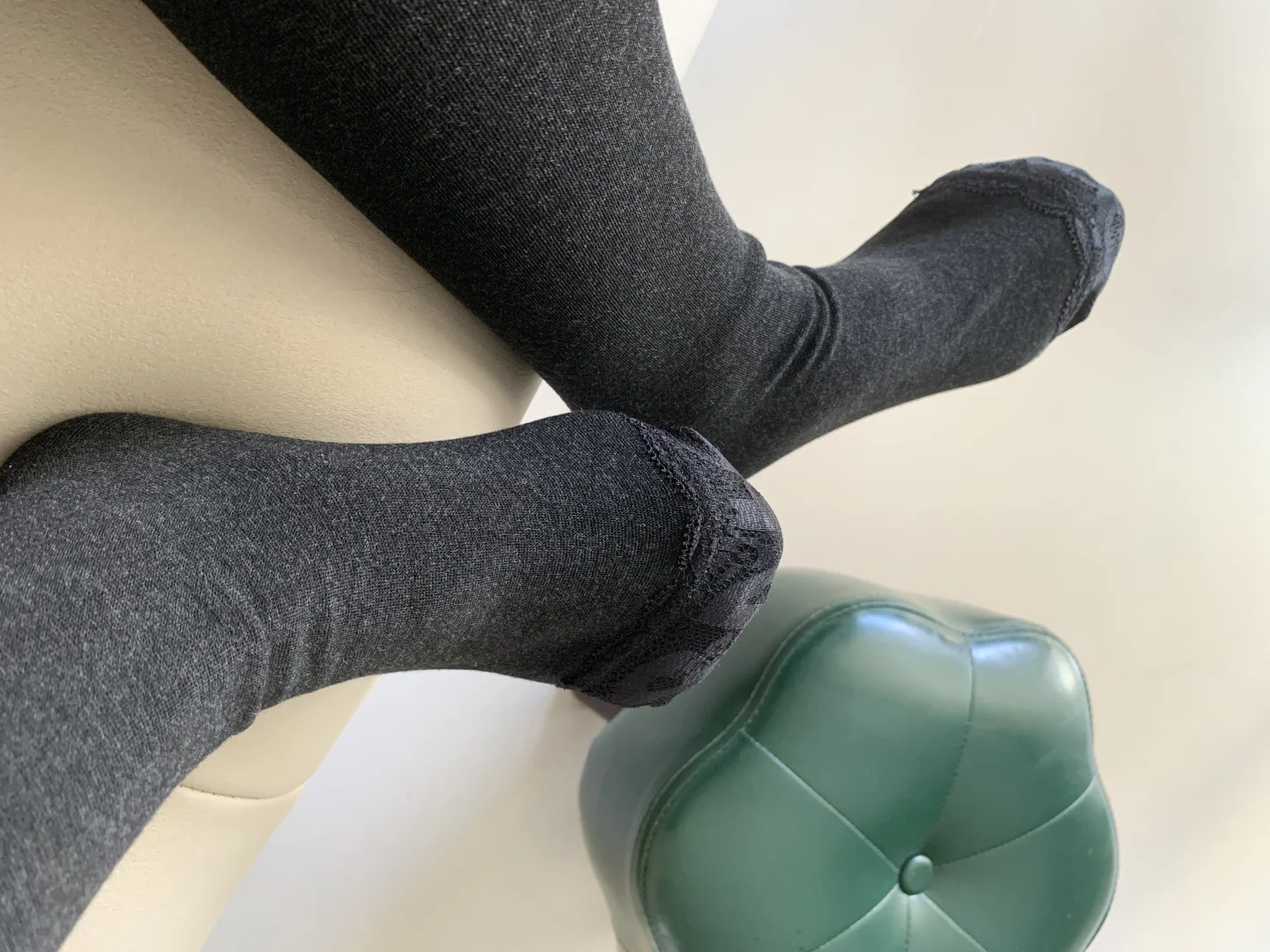 是女生不配拥有一条不勒脚趾的连裤袜吗🤬