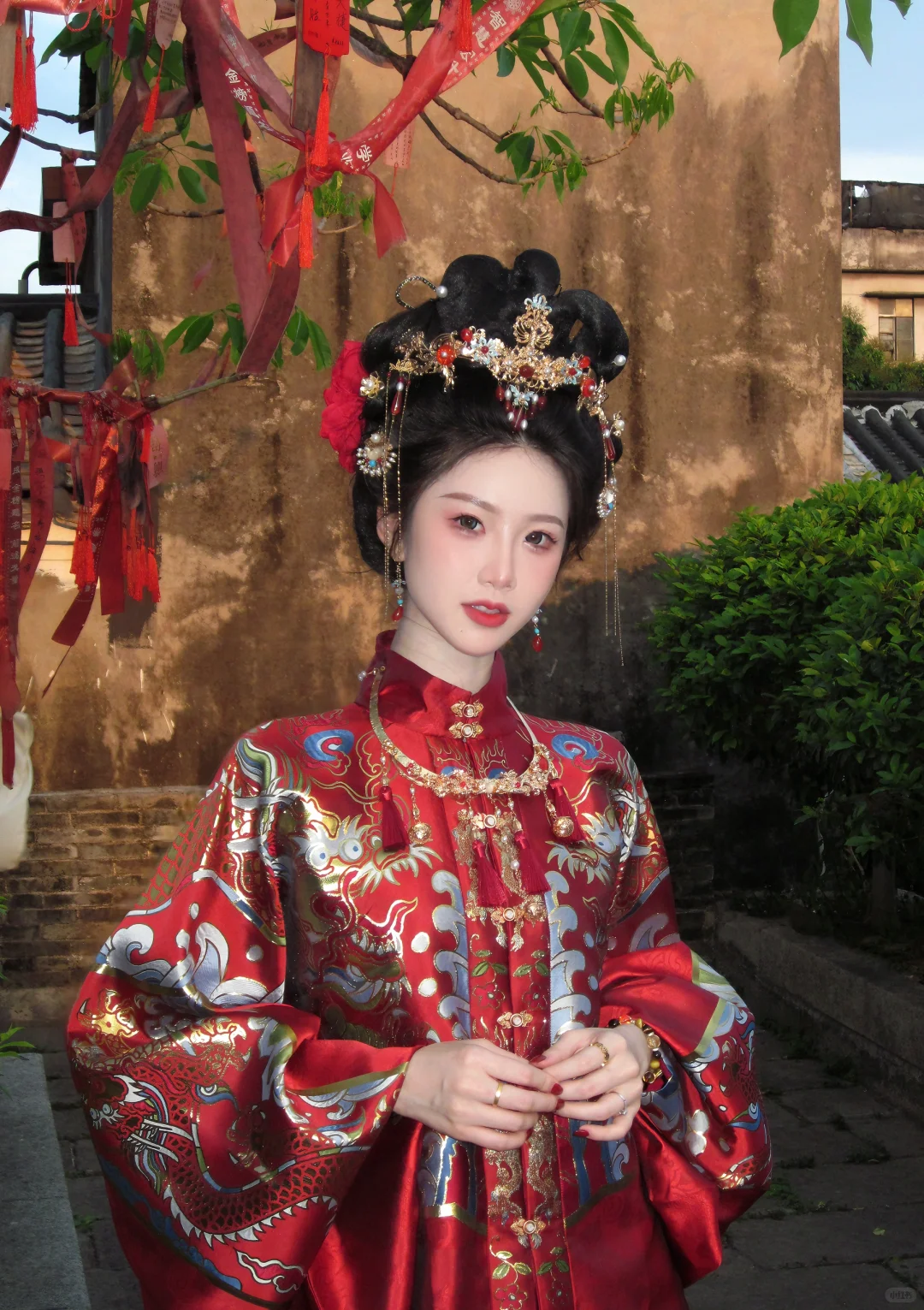 明制红色贵女