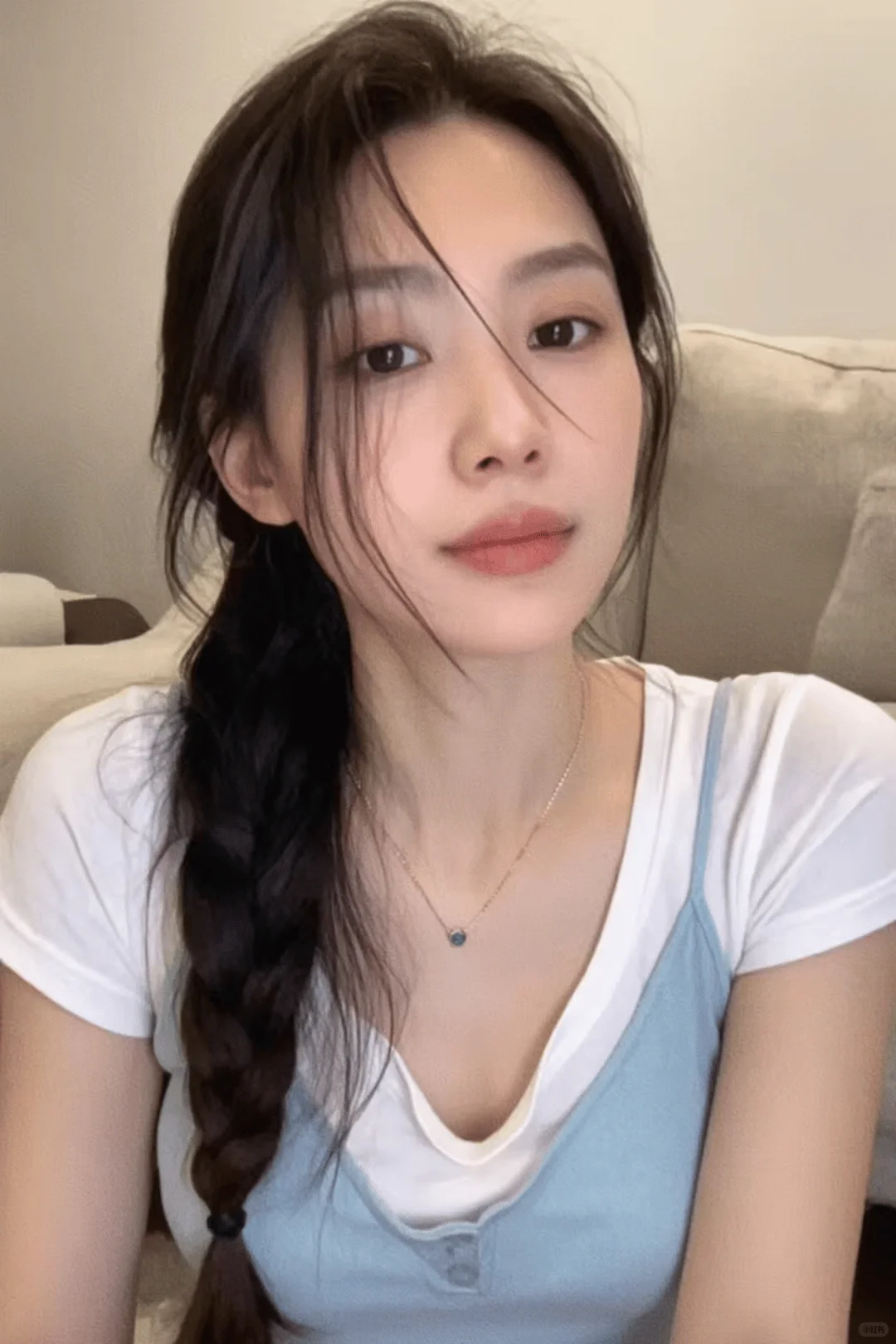37岁，颜值还可以吧？