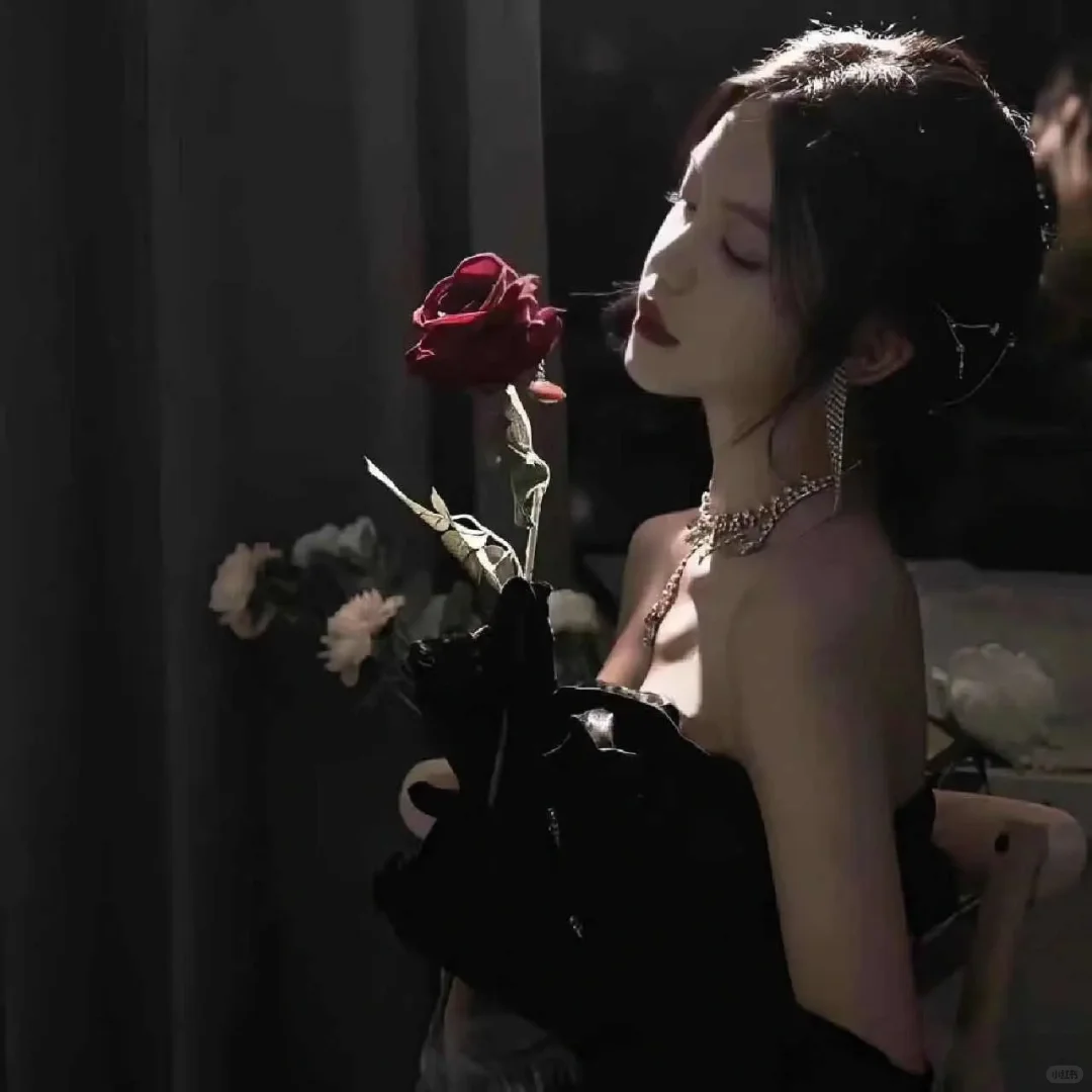 #暗黑系头像女