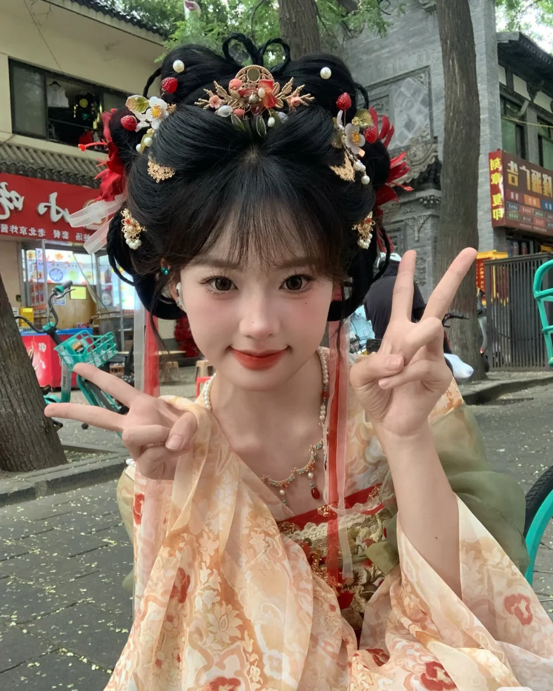 汉服妆造 求推荐 最后一张是本人