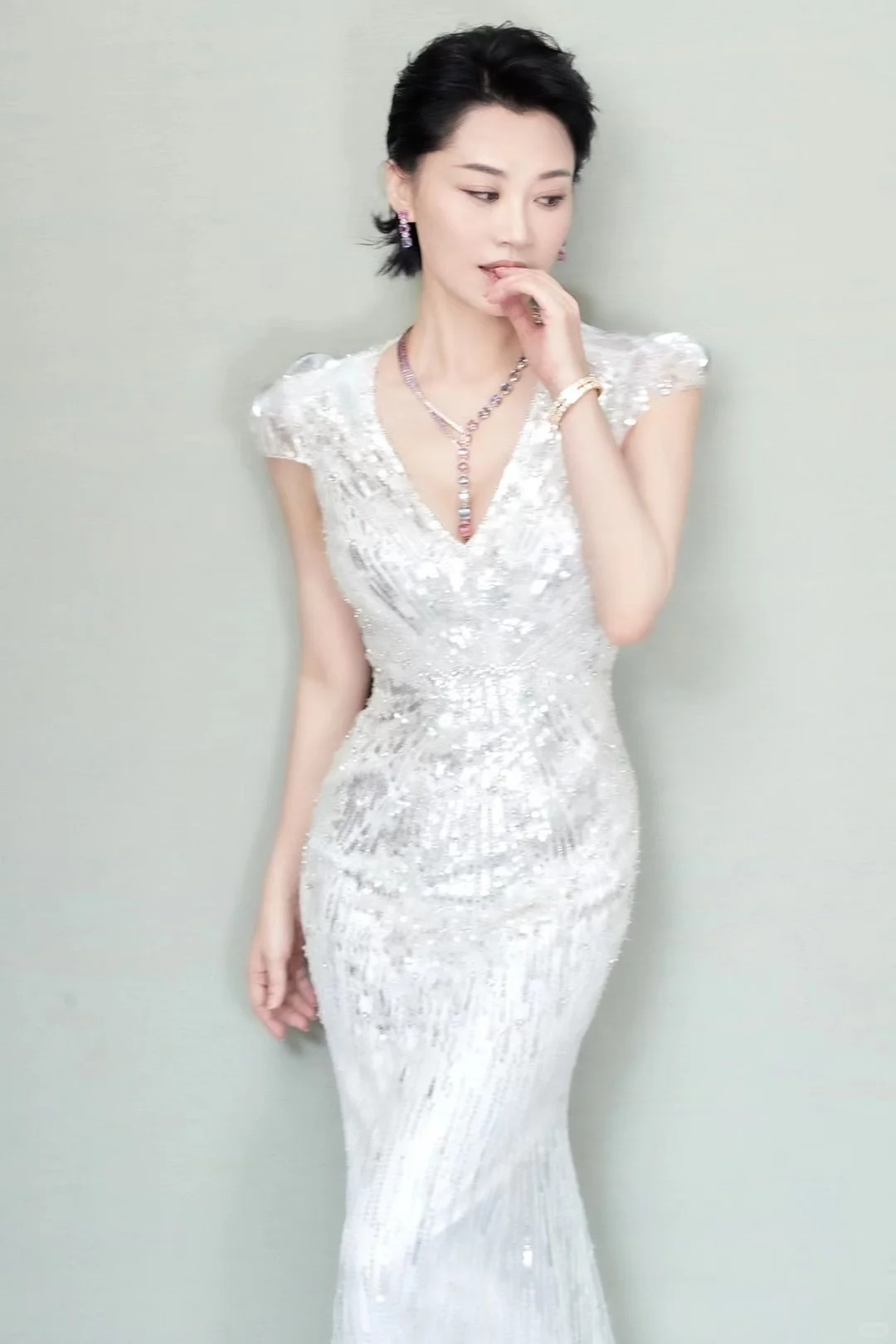 许晴女神，妩媚兼具优雅的性张力