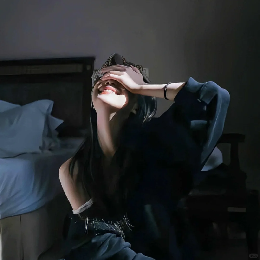 #暗黑系头像女