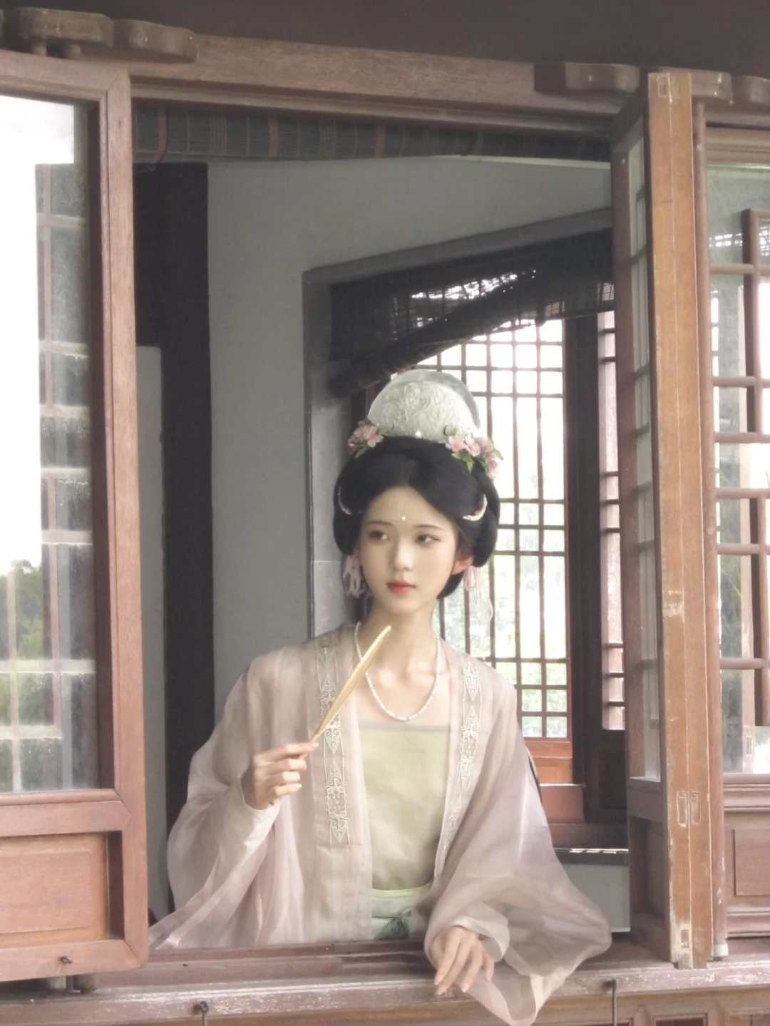 我拥此春待亭亭