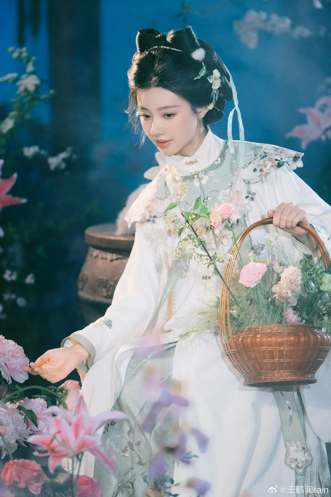 王鹤润古装