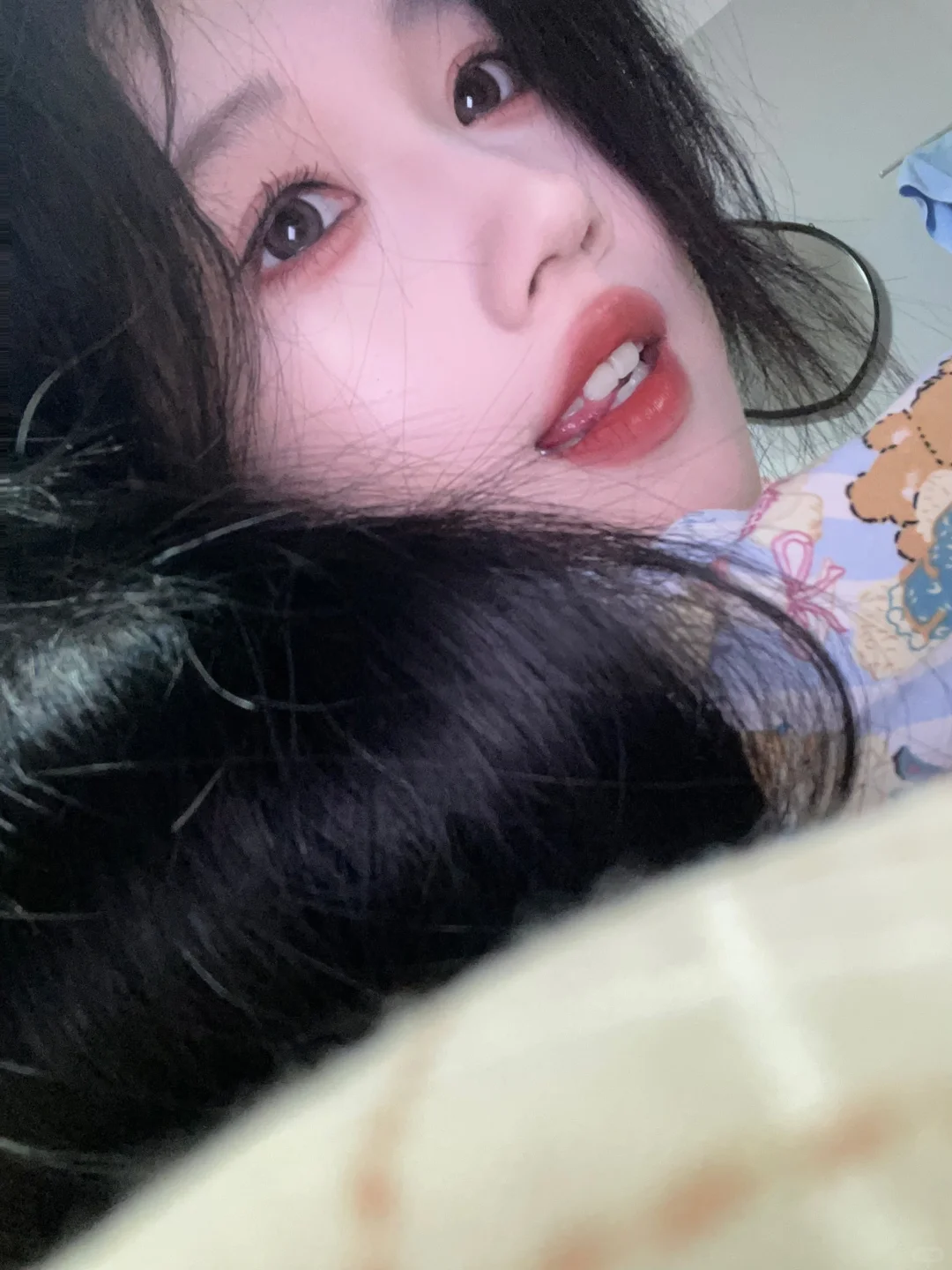 欣赏了20分钟这底妆的光泽感