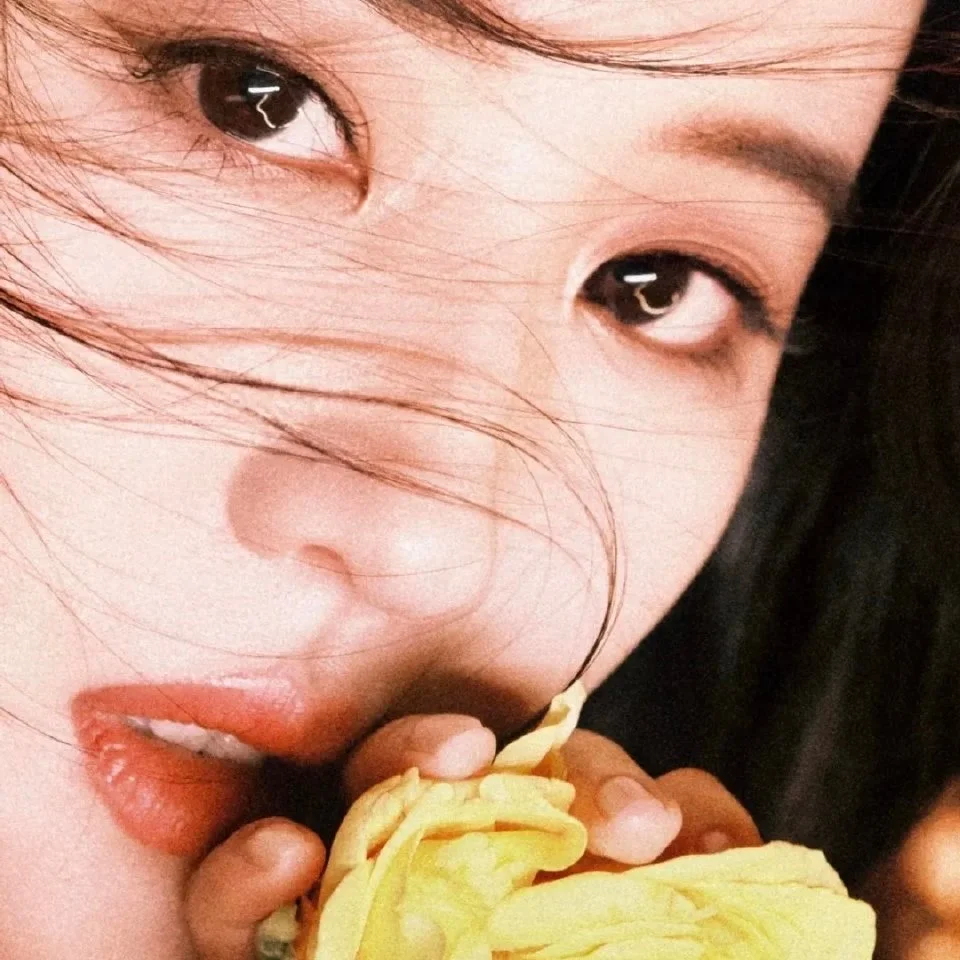 这种脸是怎么诞生的？美得不可方物🥰