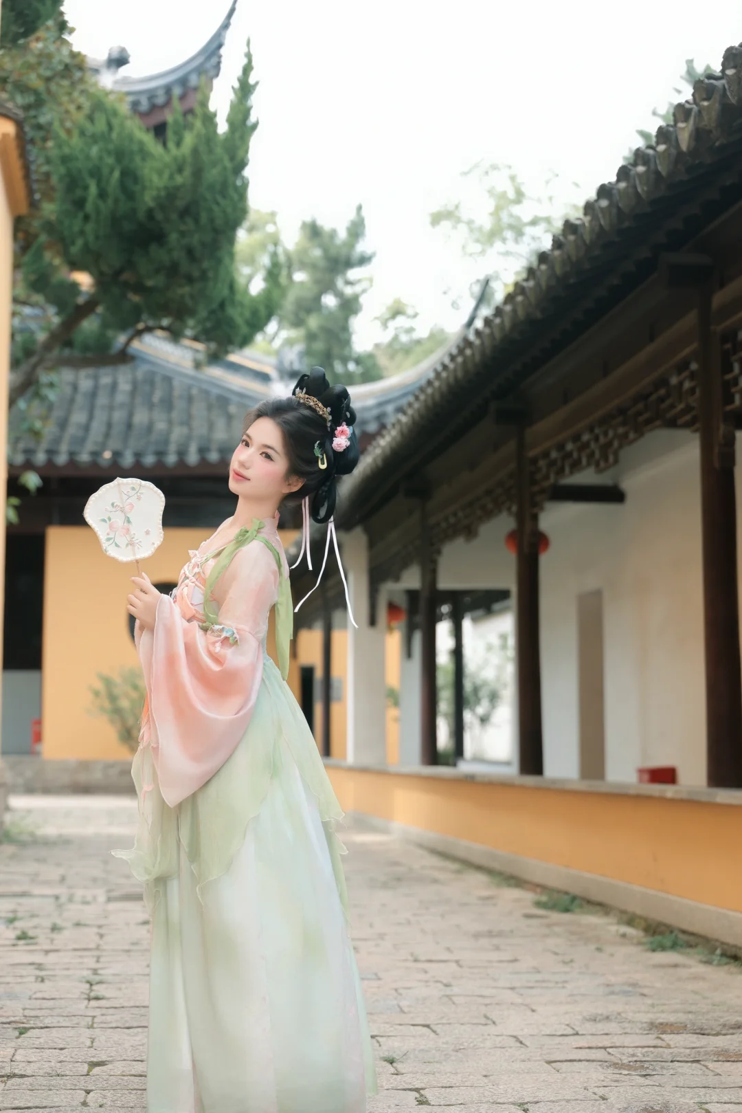 真的被她美到了，汉服小姐姐